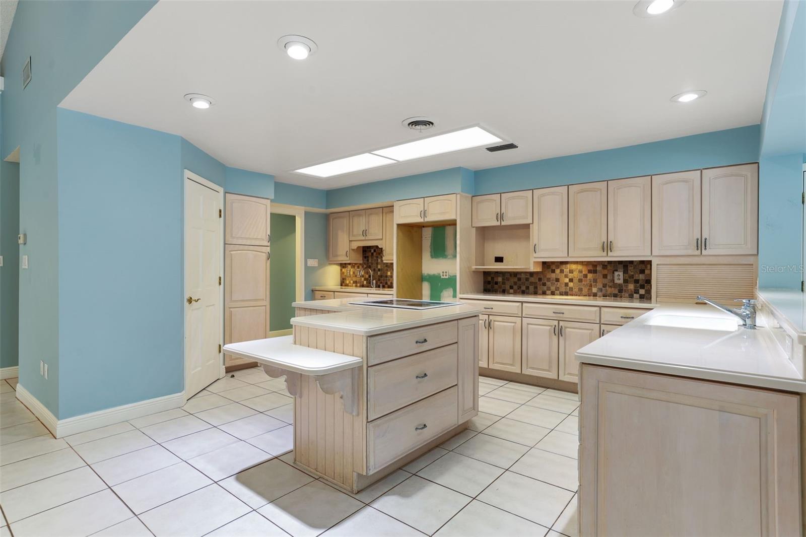 Image 16 of 75 For 14001 Country Estate Drive