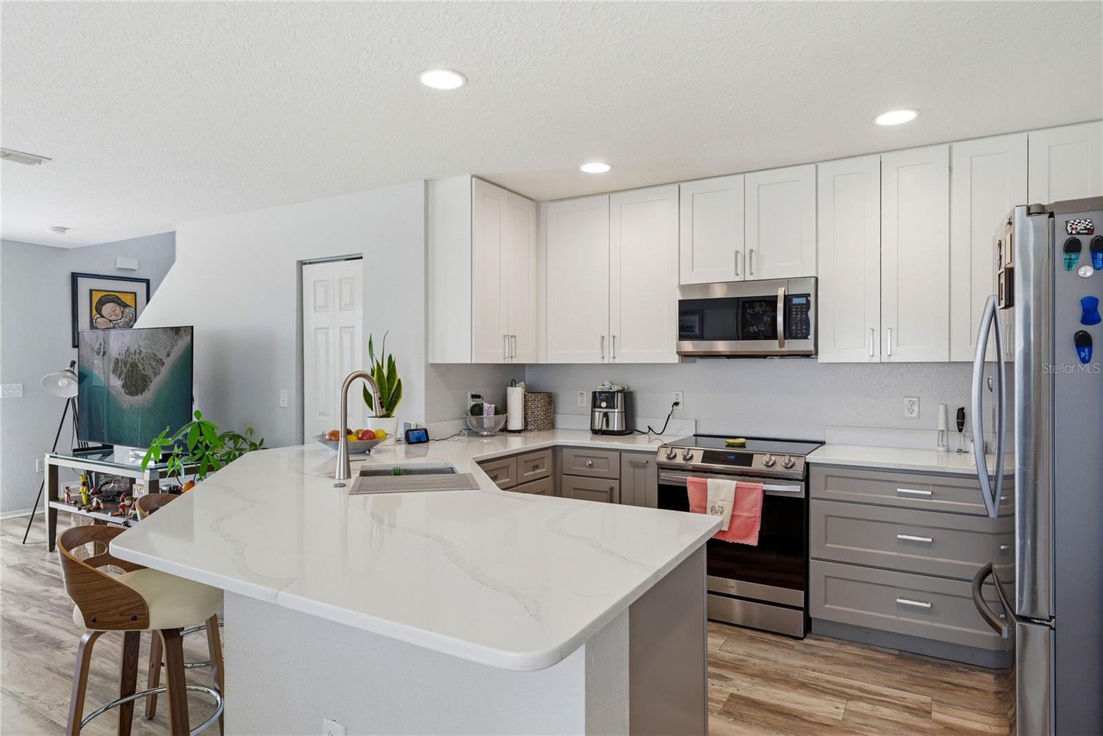 Image 6 of 18 For 3045 Seaview Castle Drive