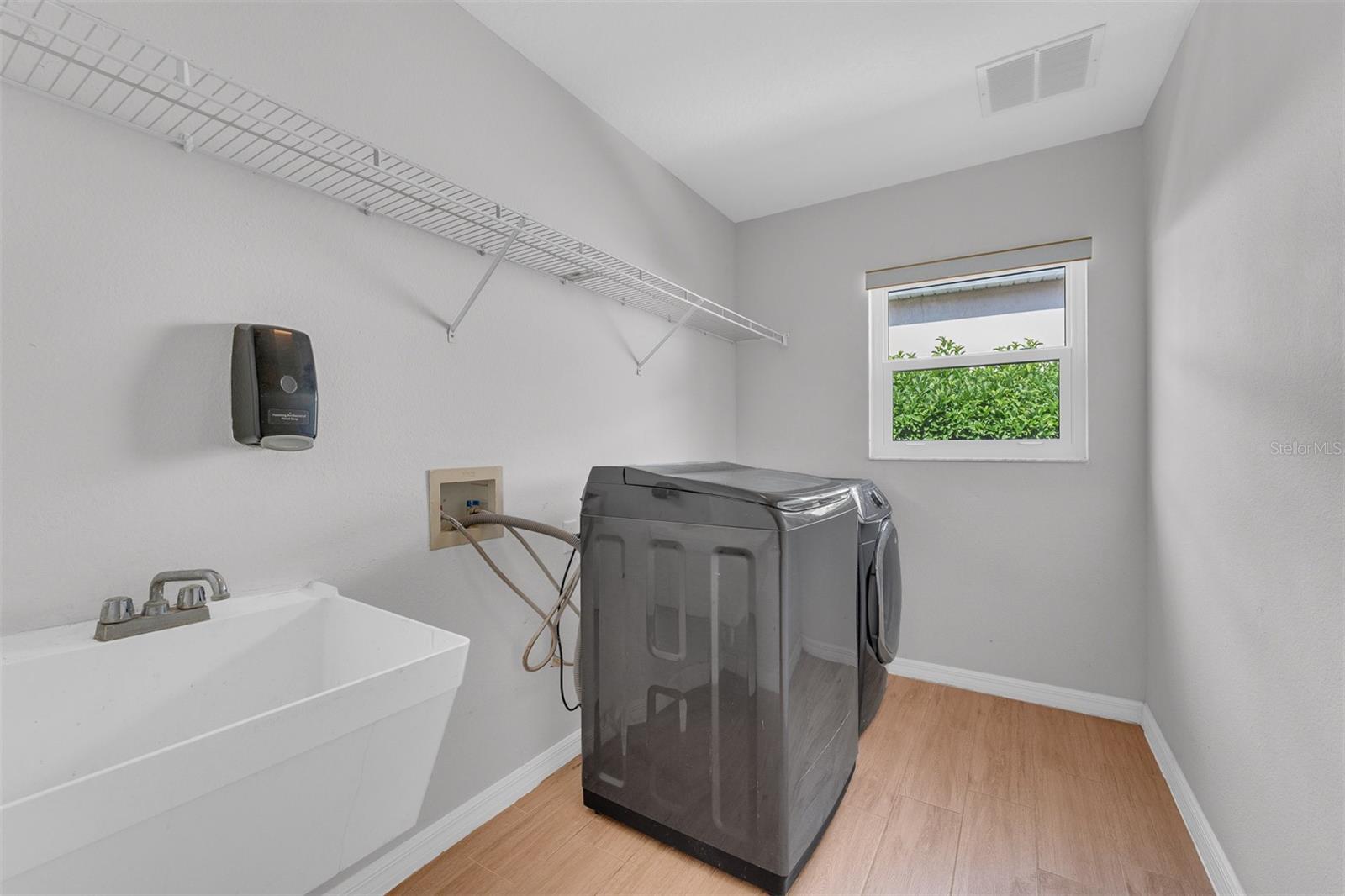 Image 10 of 33 For 1430 Glenwick Drive