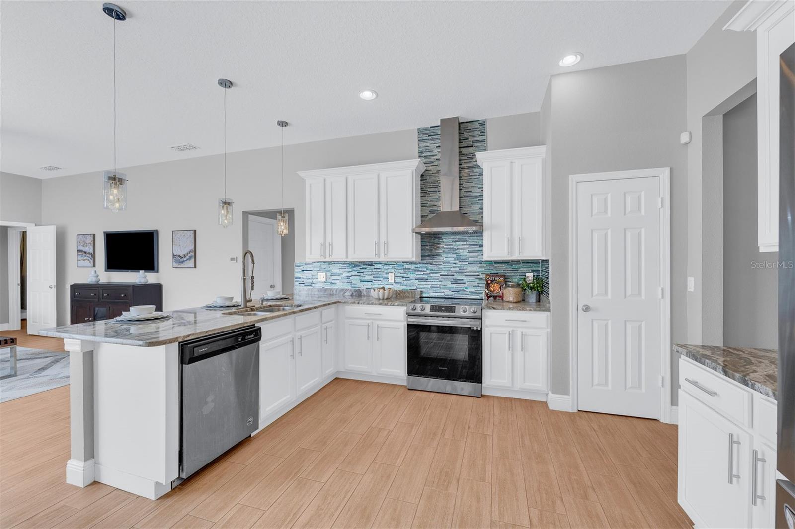 Image 24 of 33 For 1430 Glenwick Drive