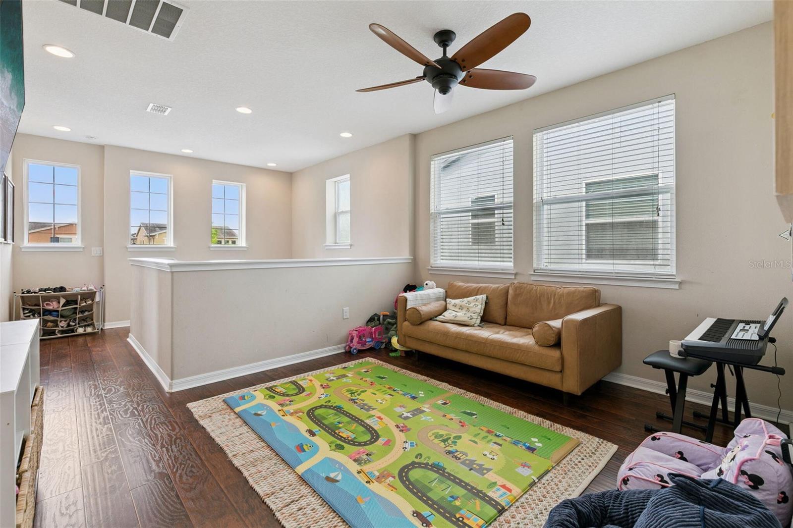 Image 20 of 36 For 17059 Harbor Oak Parkway