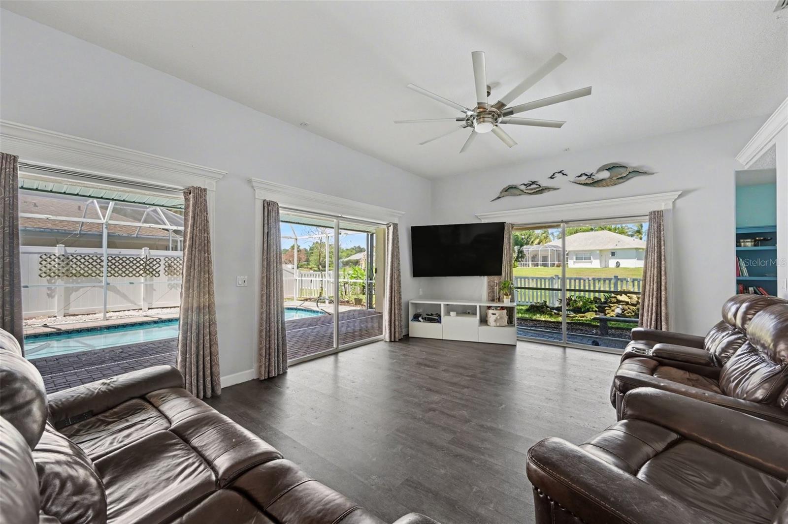 Listing photo id 11 for 3621 Tipperary Drive