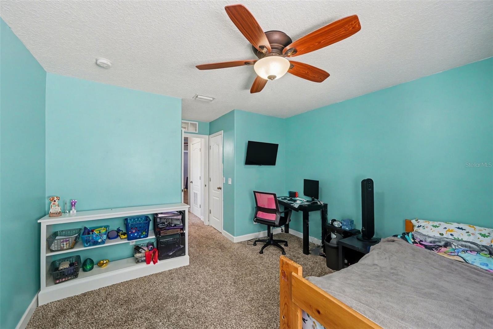 Listing photo id 24 for 3621 Tipperary Drive