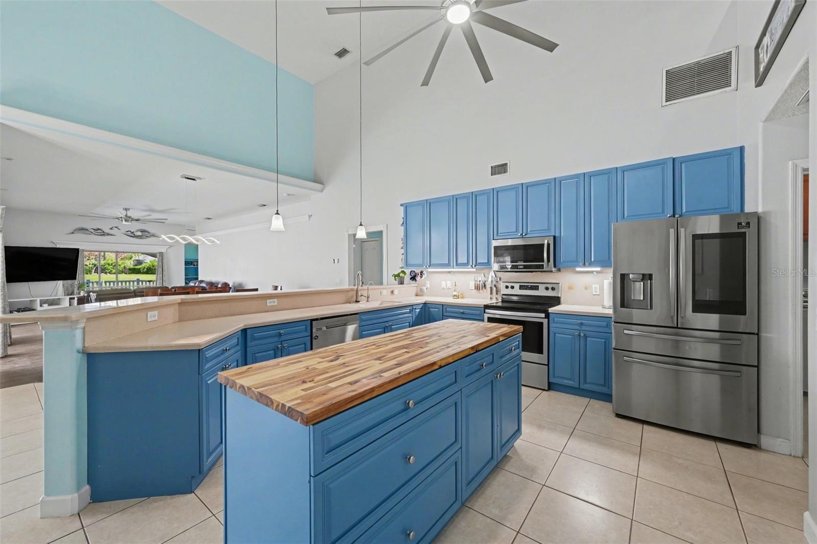 Listing photo id 6 for 3621 Tipperary Drive