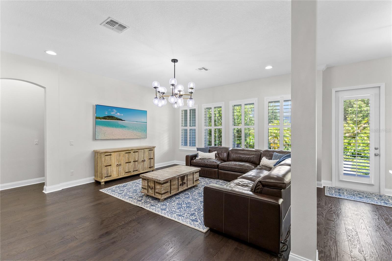 Image 14 of 52 For 9433 Bordet Court