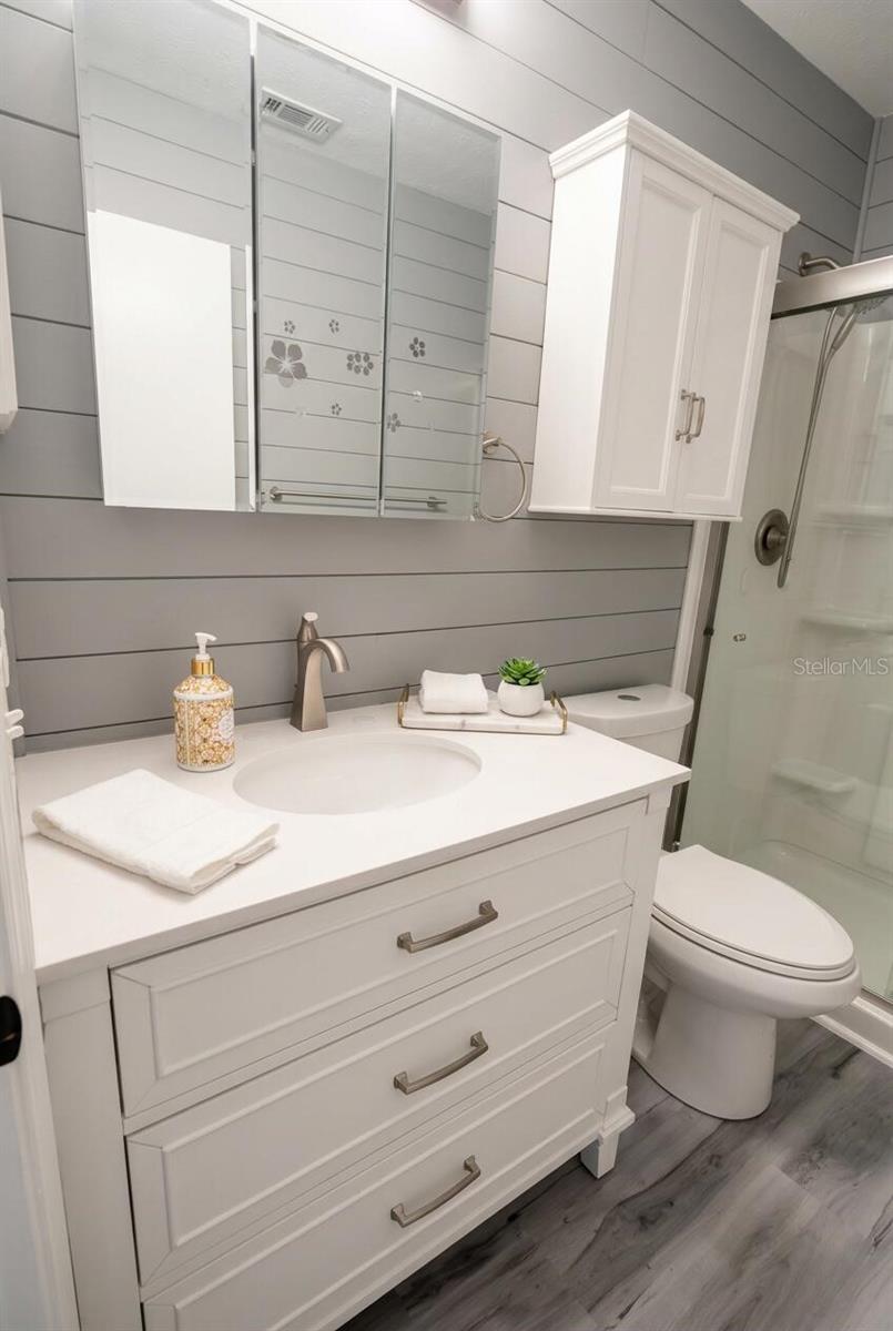 Image 11 of 19 For 900 62nd Boulevard B6