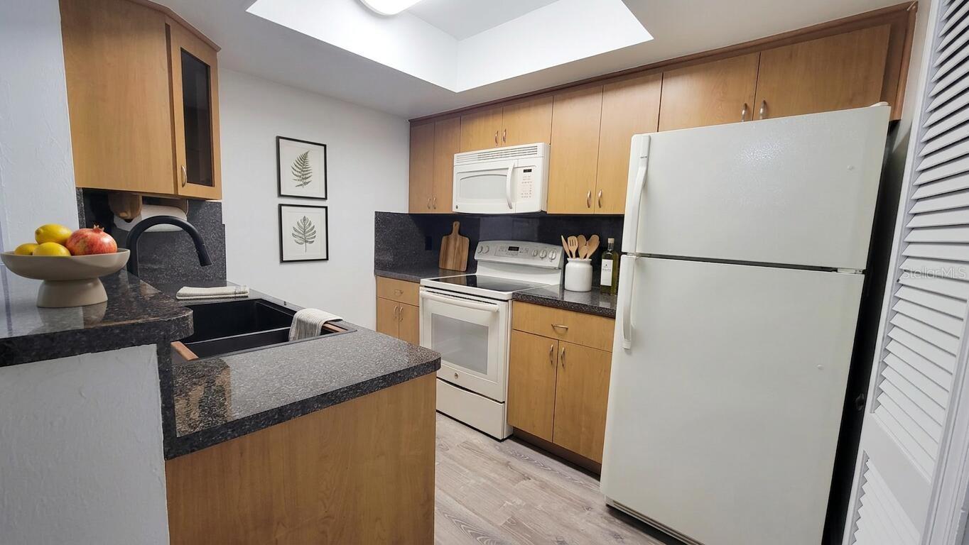 Image 14 of 19 For 900 62nd Boulevard B6