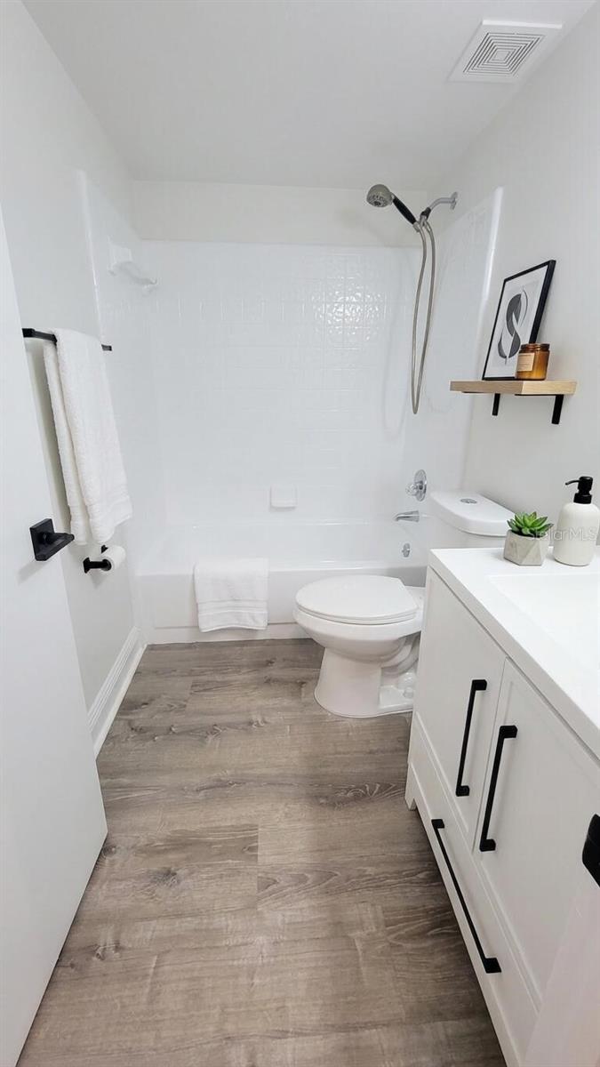 Image 9 of 19 For 900 62nd Boulevard B6