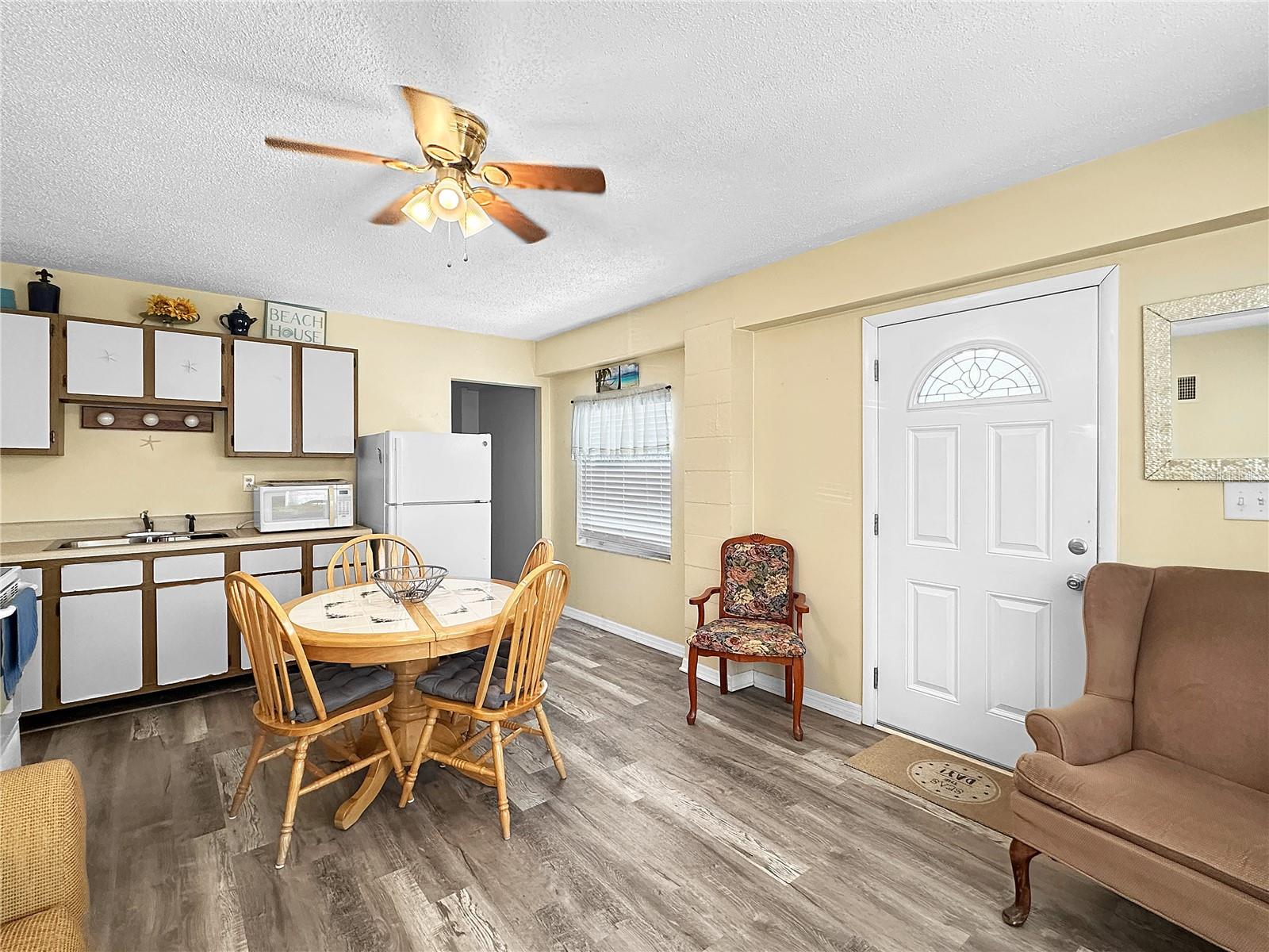 Image 10 of 30 For 824 Garfish Avenue