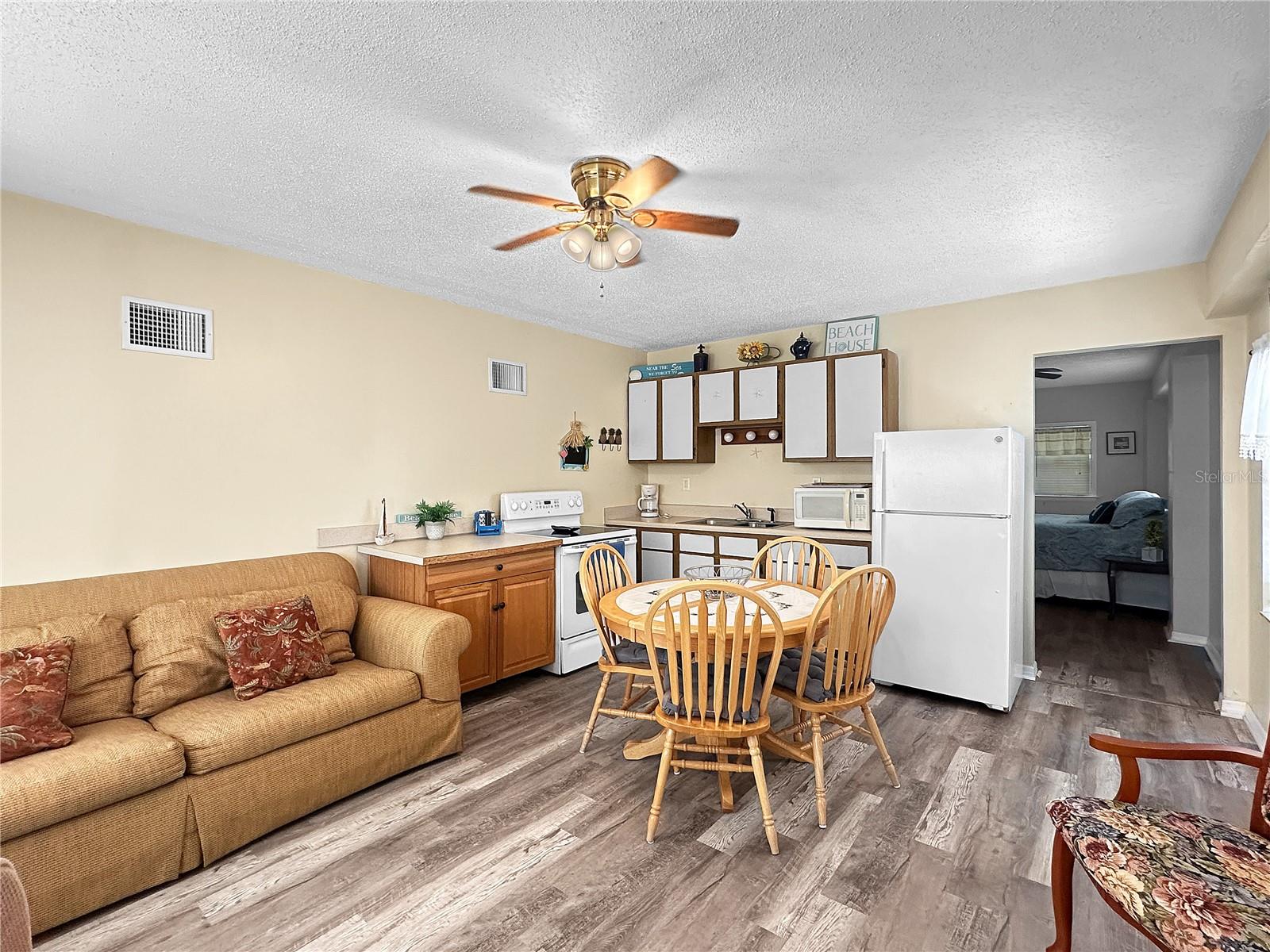 Image 11 of 30 For 824 Garfish Avenue