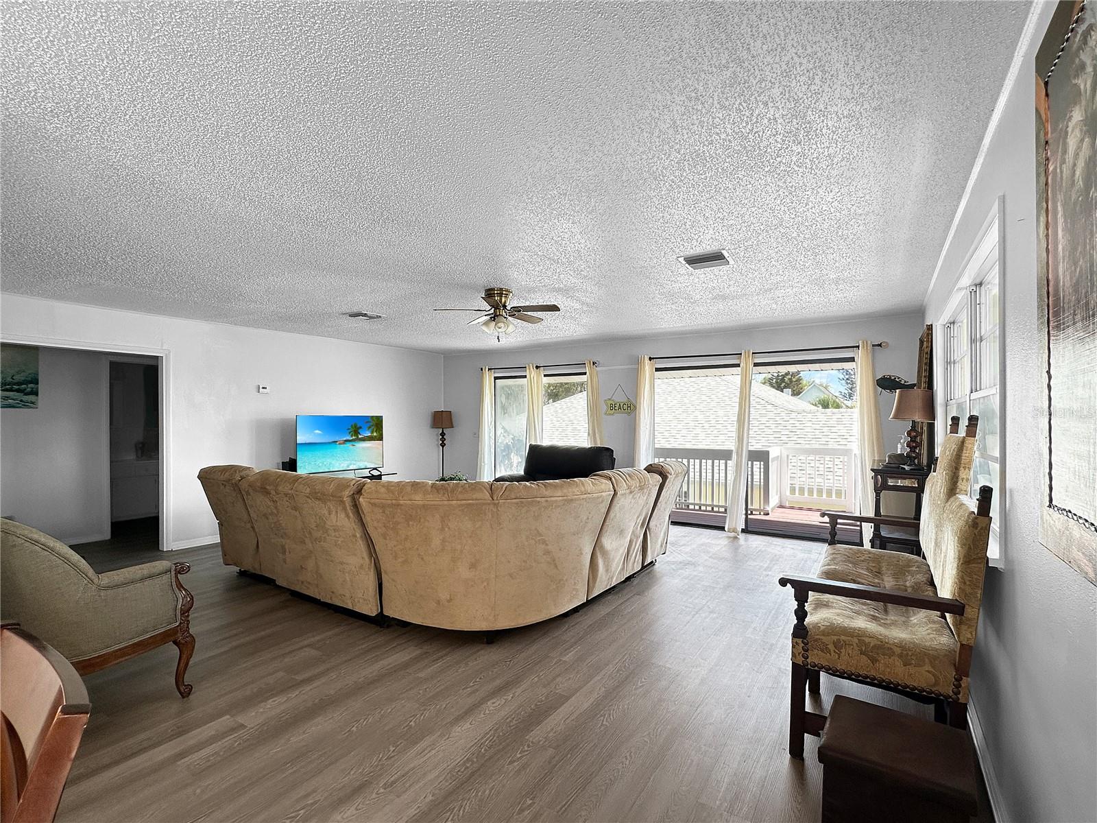 Image 20 of 30 For 824 Garfish Avenue