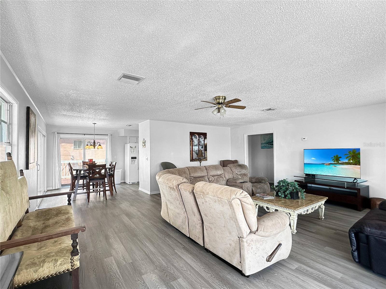 Image 21 of 30 For 824 Garfish Avenue
