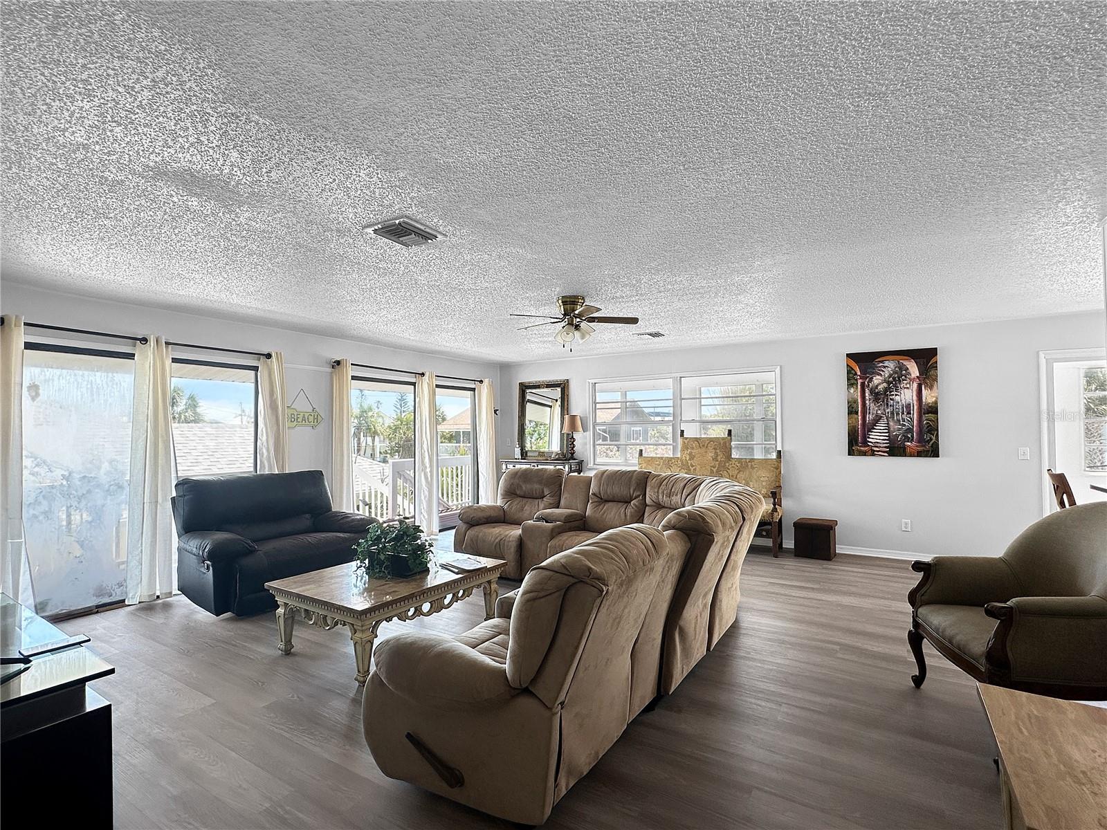 Image 22 of 30 For 824 Garfish Avenue