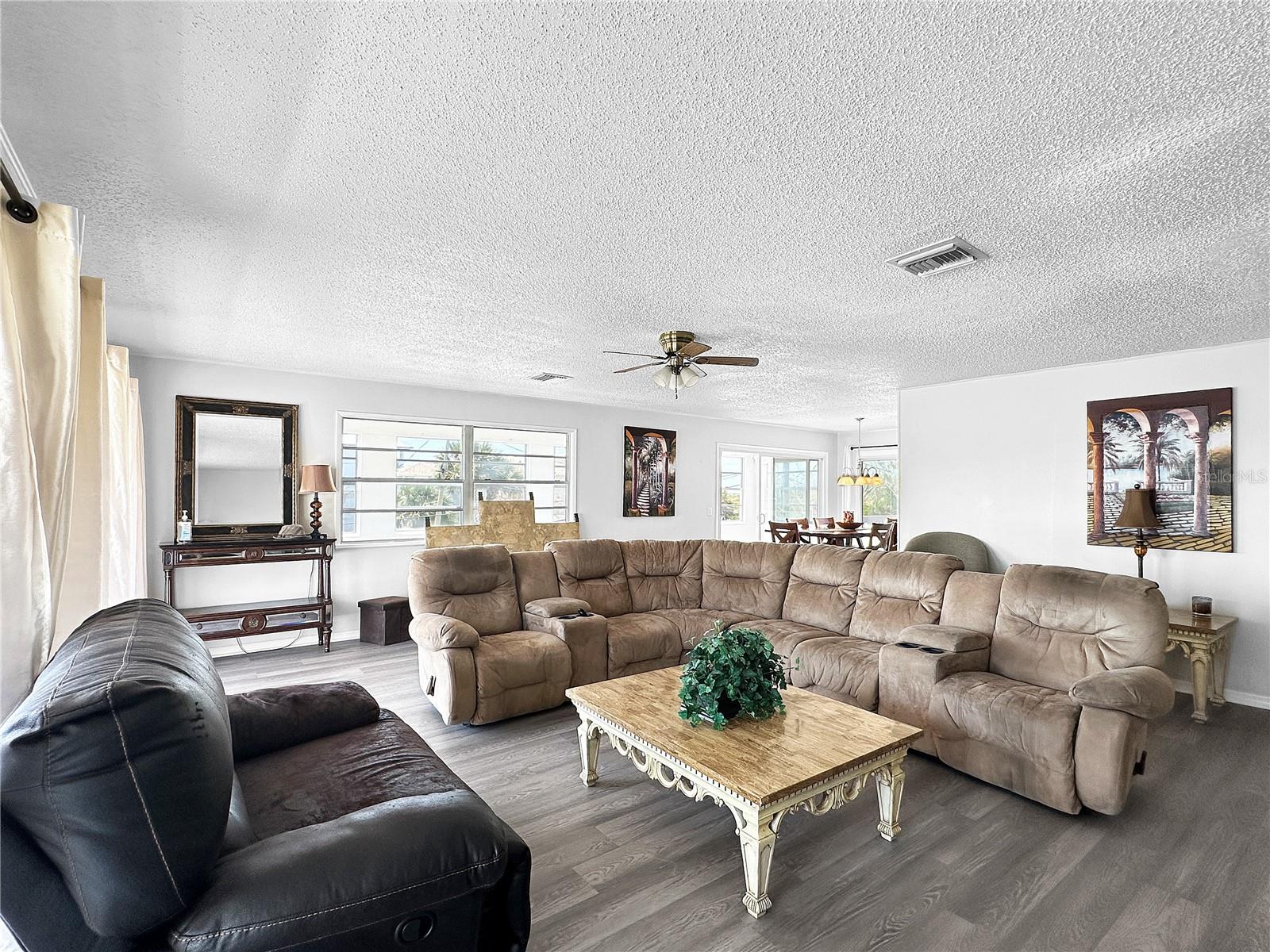 Image 23 of 30 For 824 Garfish Avenue