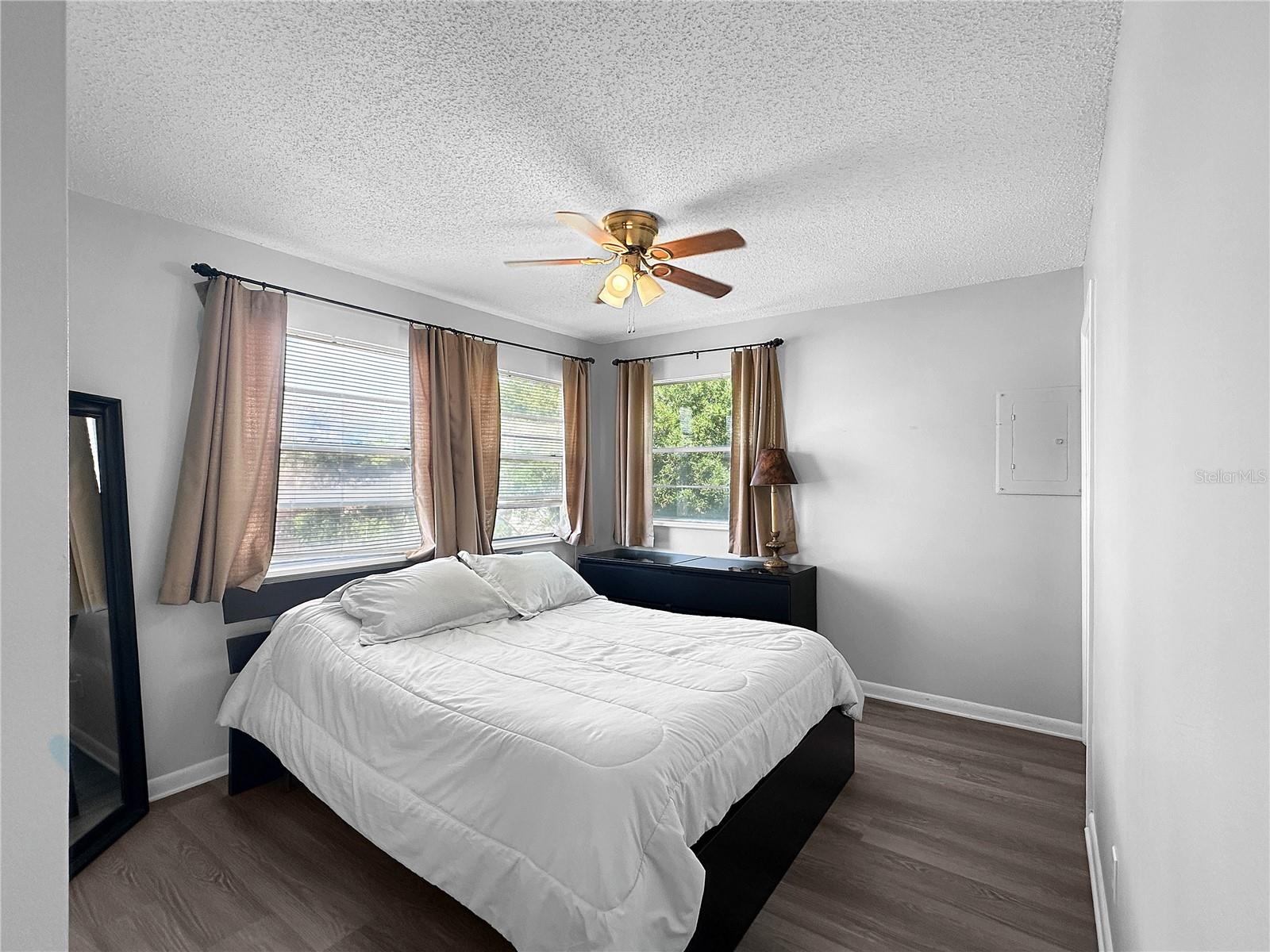Image 24 of 30 For 824 Garfish Avenue