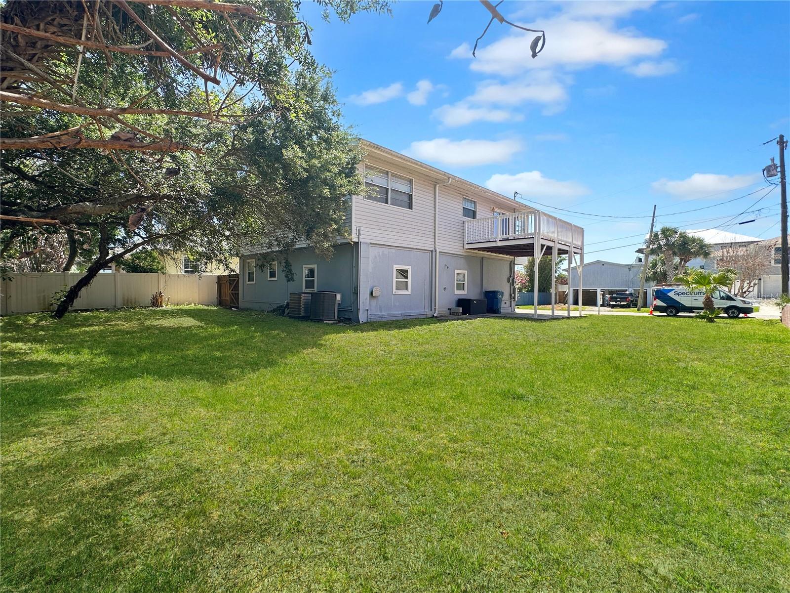 Image 3 of 30 For 824 Garfish Avenue