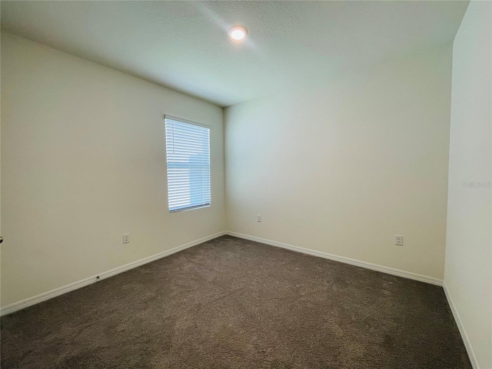 Image 11 of 16 For 17043 Oval Rum Drive