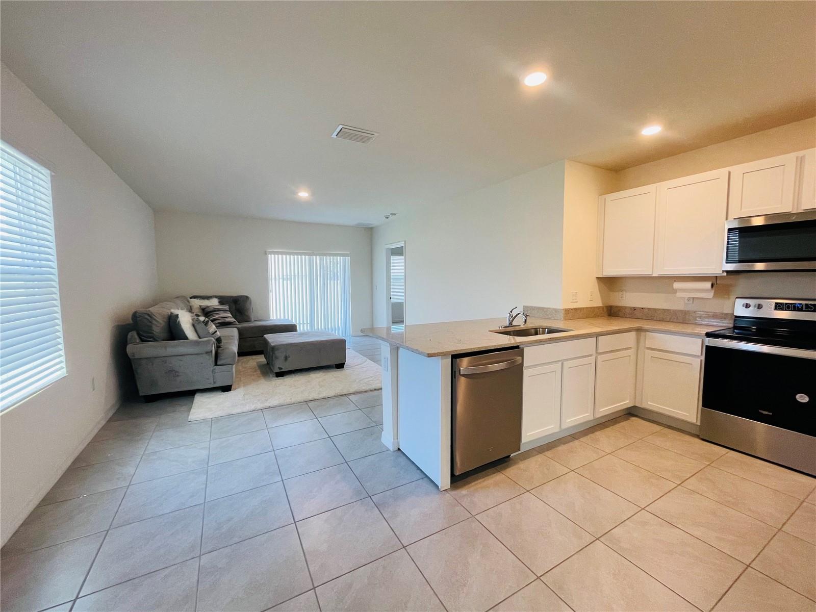 Image 3 of 16 For 17043 Oval Rum Drive