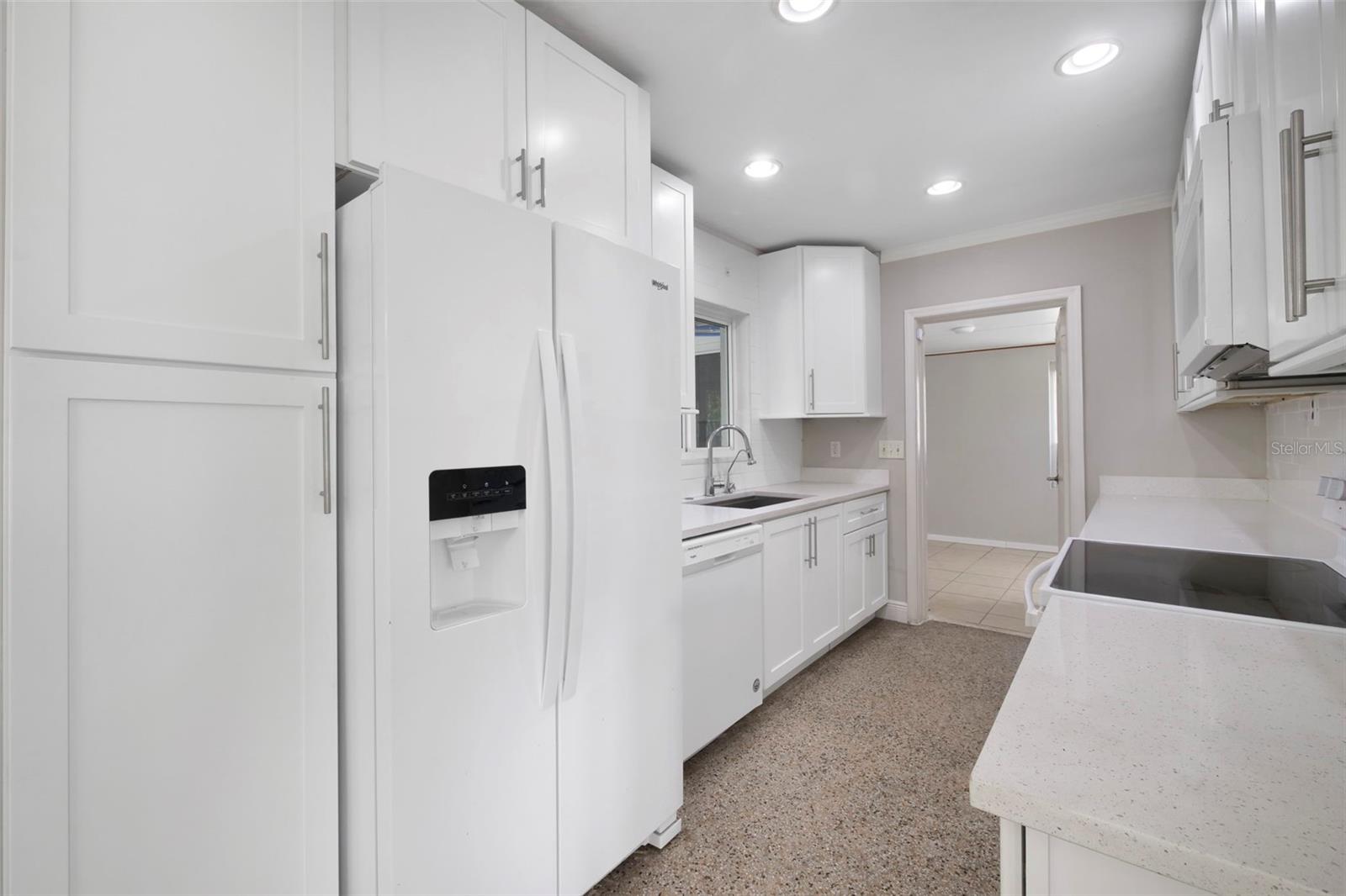 Image 4 of 34 For 2331 Oak Street