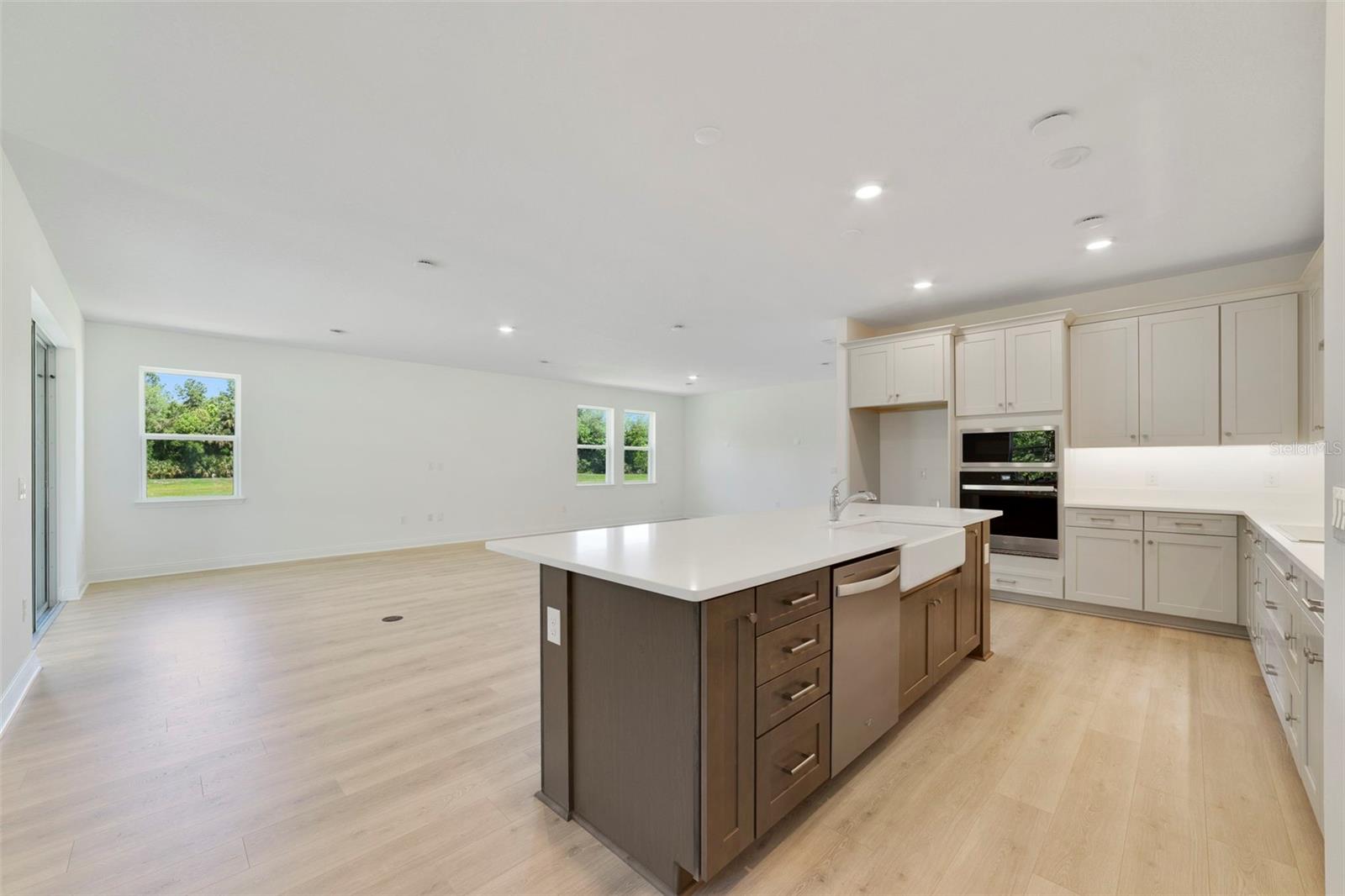 Listing photo id 12 for 5260 Sparrow Tree Point