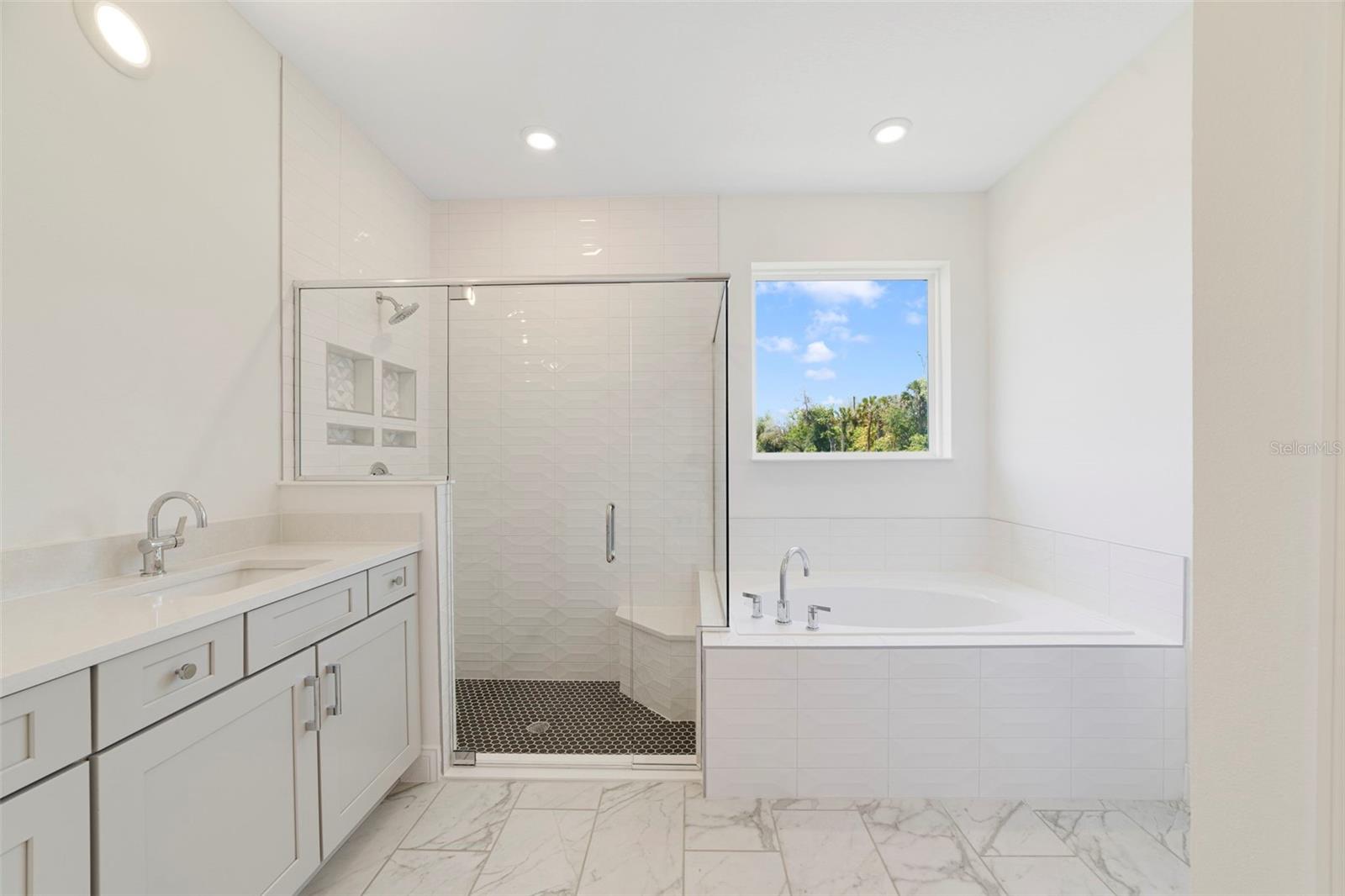 Listing photo id 16 for 5260 Sparrow Tree Point