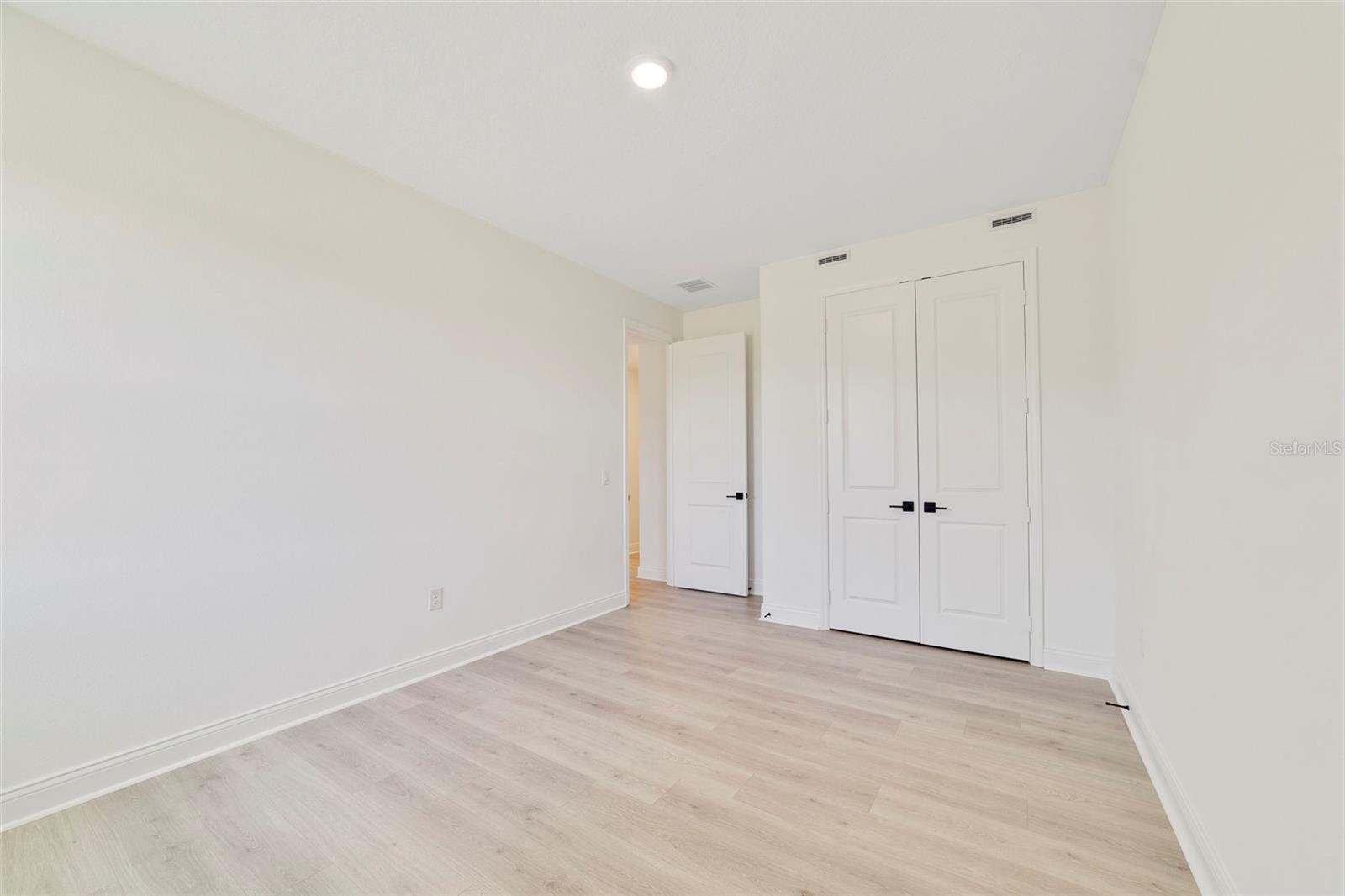 Listing photo id 20 for 5260 Sparrow Tree Point
