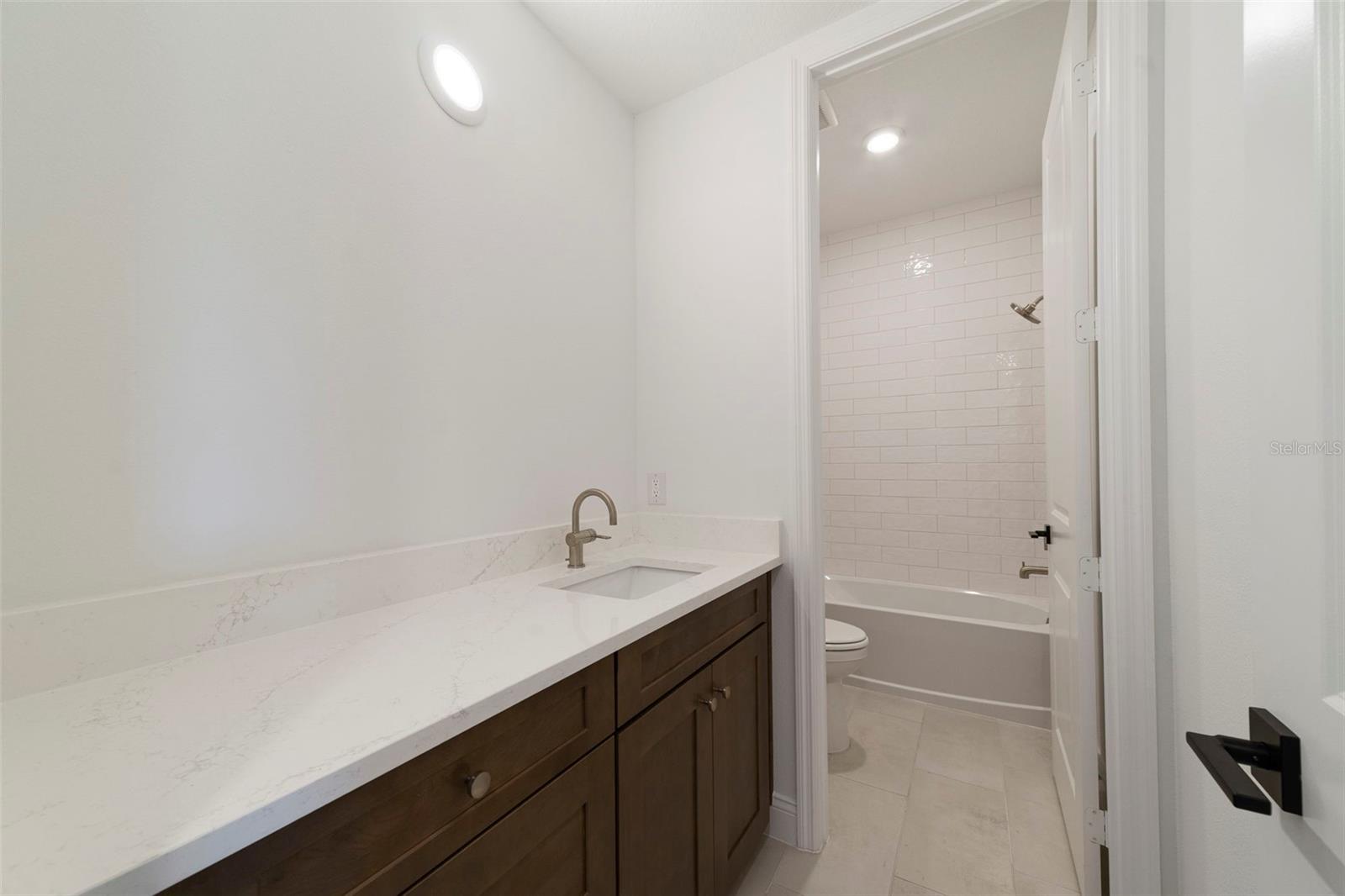 Listing photo id 21 for 5260 Sparrow Tree Point