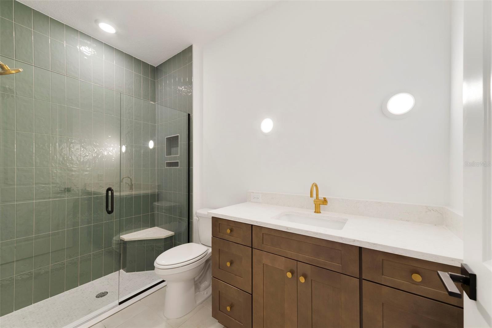 Listing photo id 6 for 5260 Sparrow Tree Point