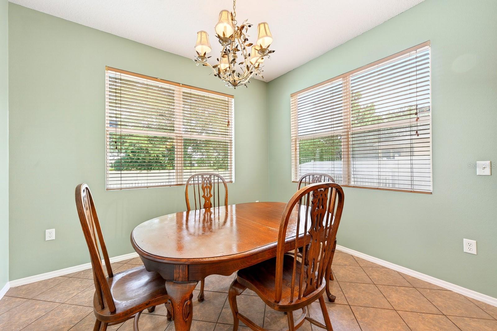 Image 13 of 41 For 1681 Strathmore Circle