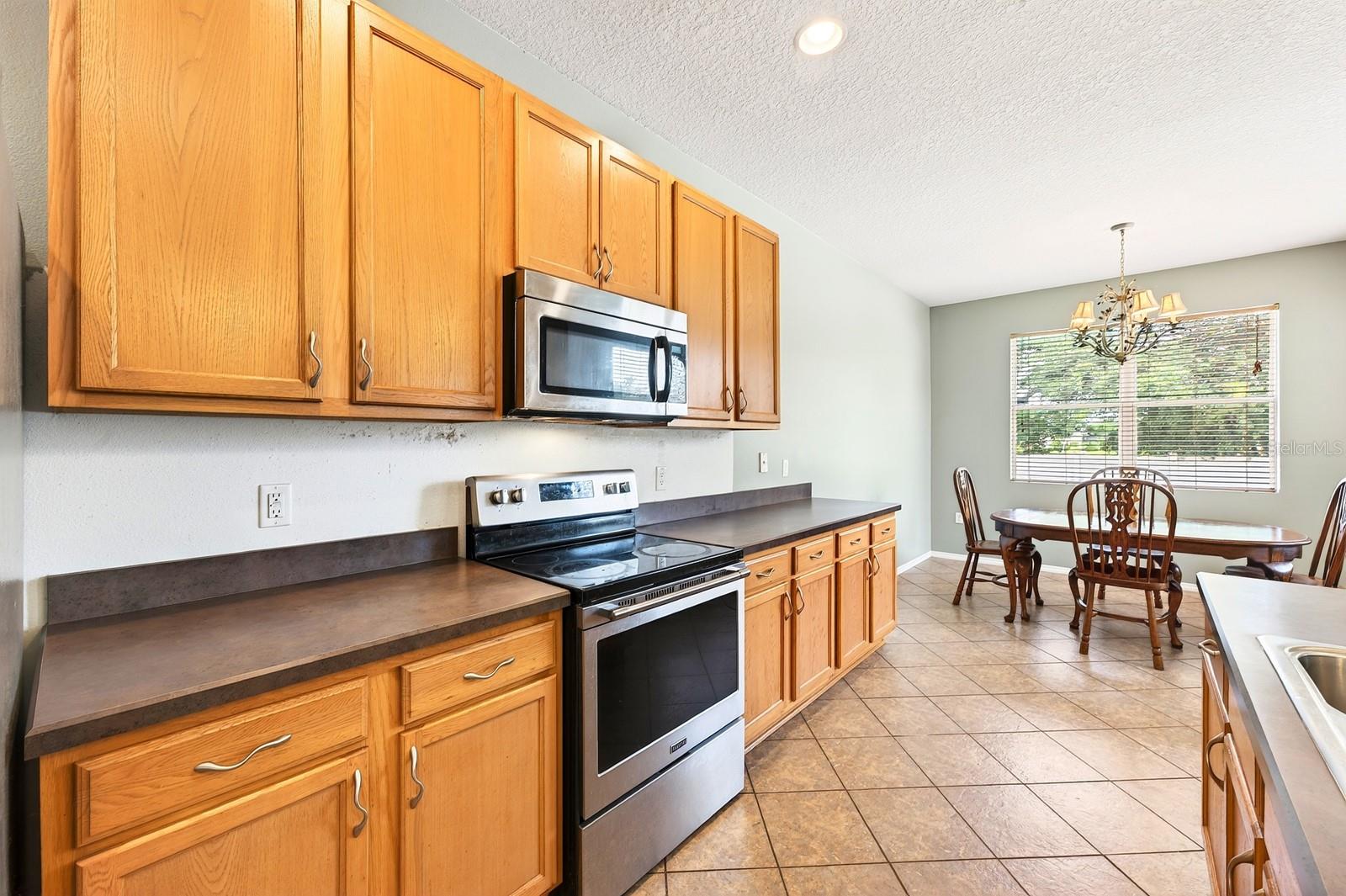 Image 9 of 41 For 1681 Strathmore Circle