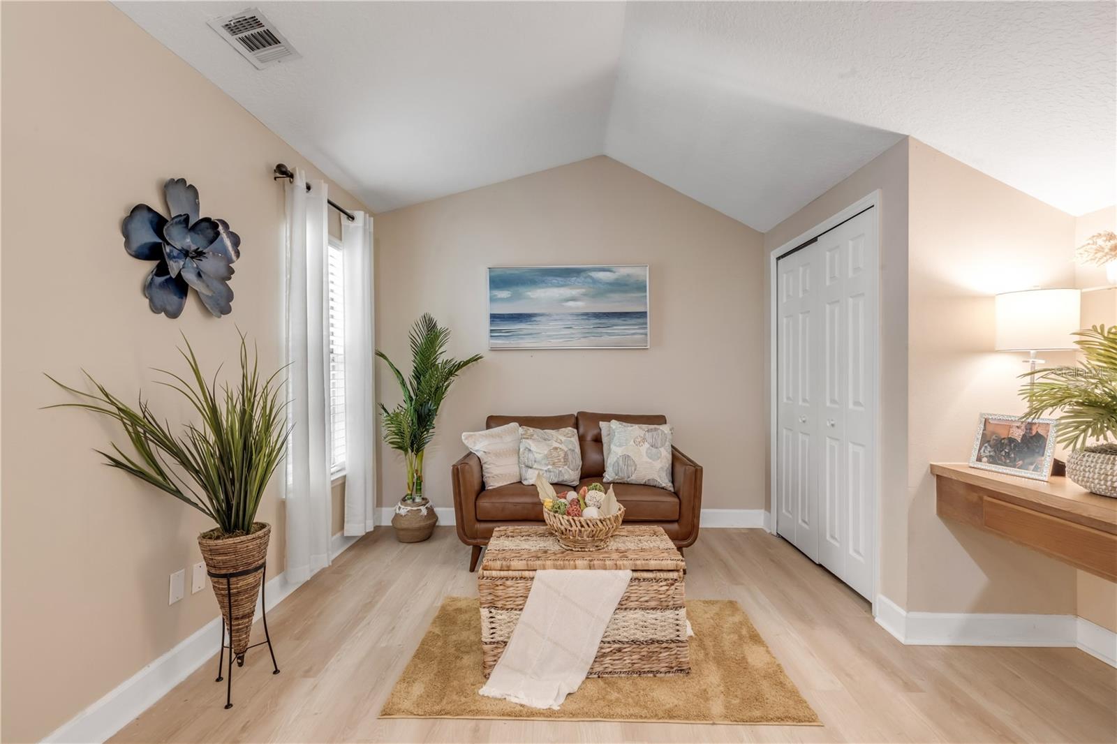 Image 21 of 40 For 1570 Farrindon Circle