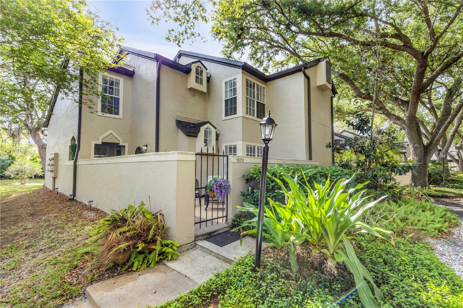 Image 4 of 40 For 1570 Farrindon Circle