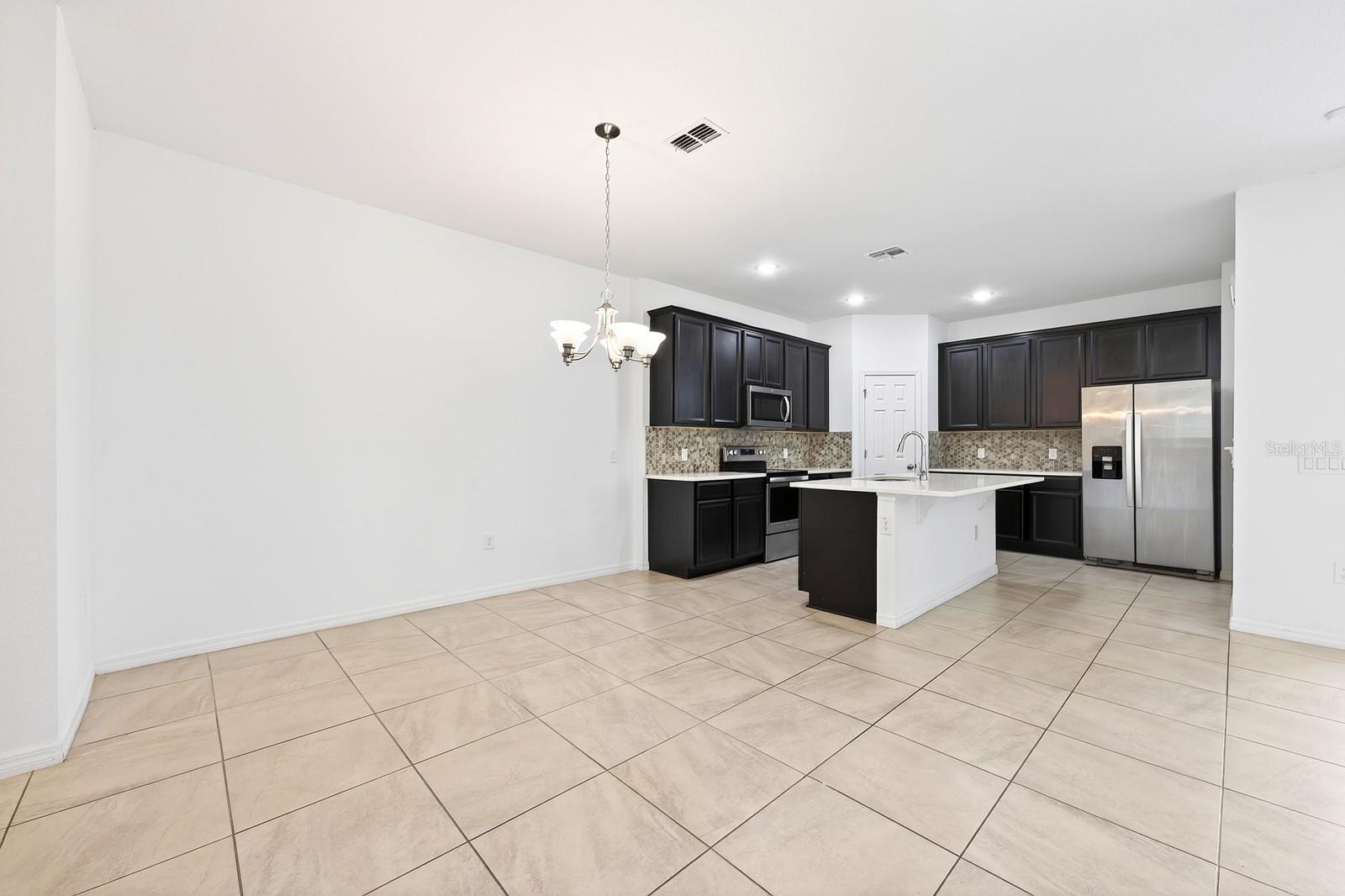 Image 7 of 34 For 15523 Willow Arbor Circle