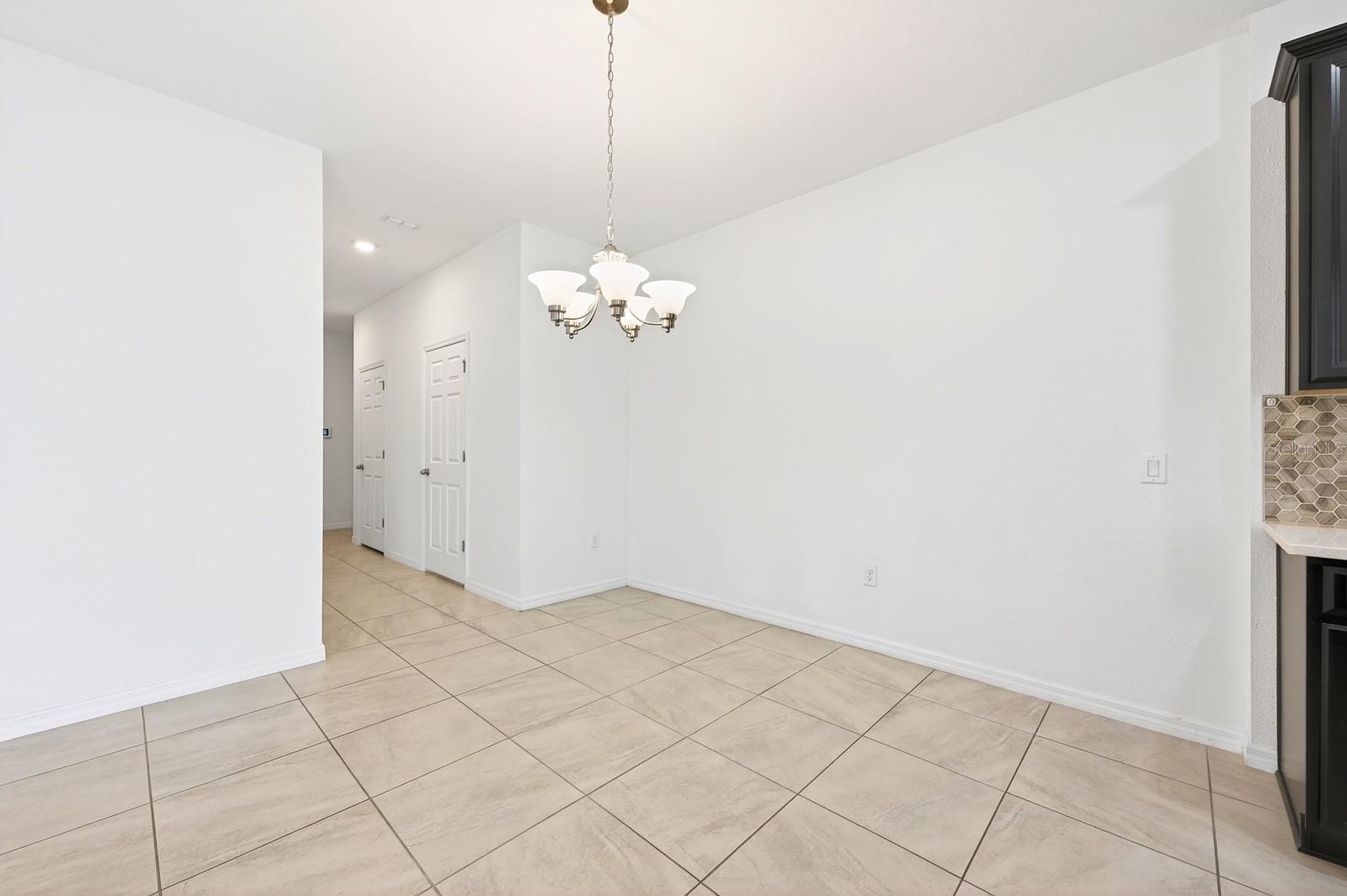 Image 8 of 34 For 15523 Willow Arbor Circle