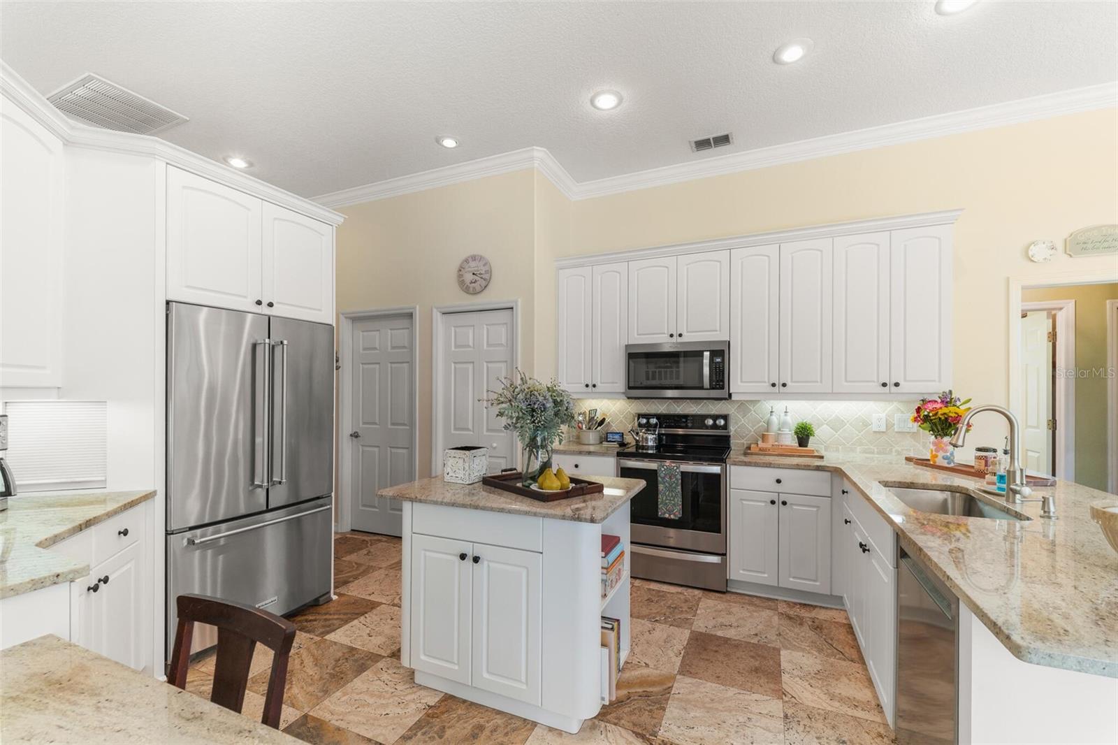 Image 13 of 36 For 1819 Latelia Court