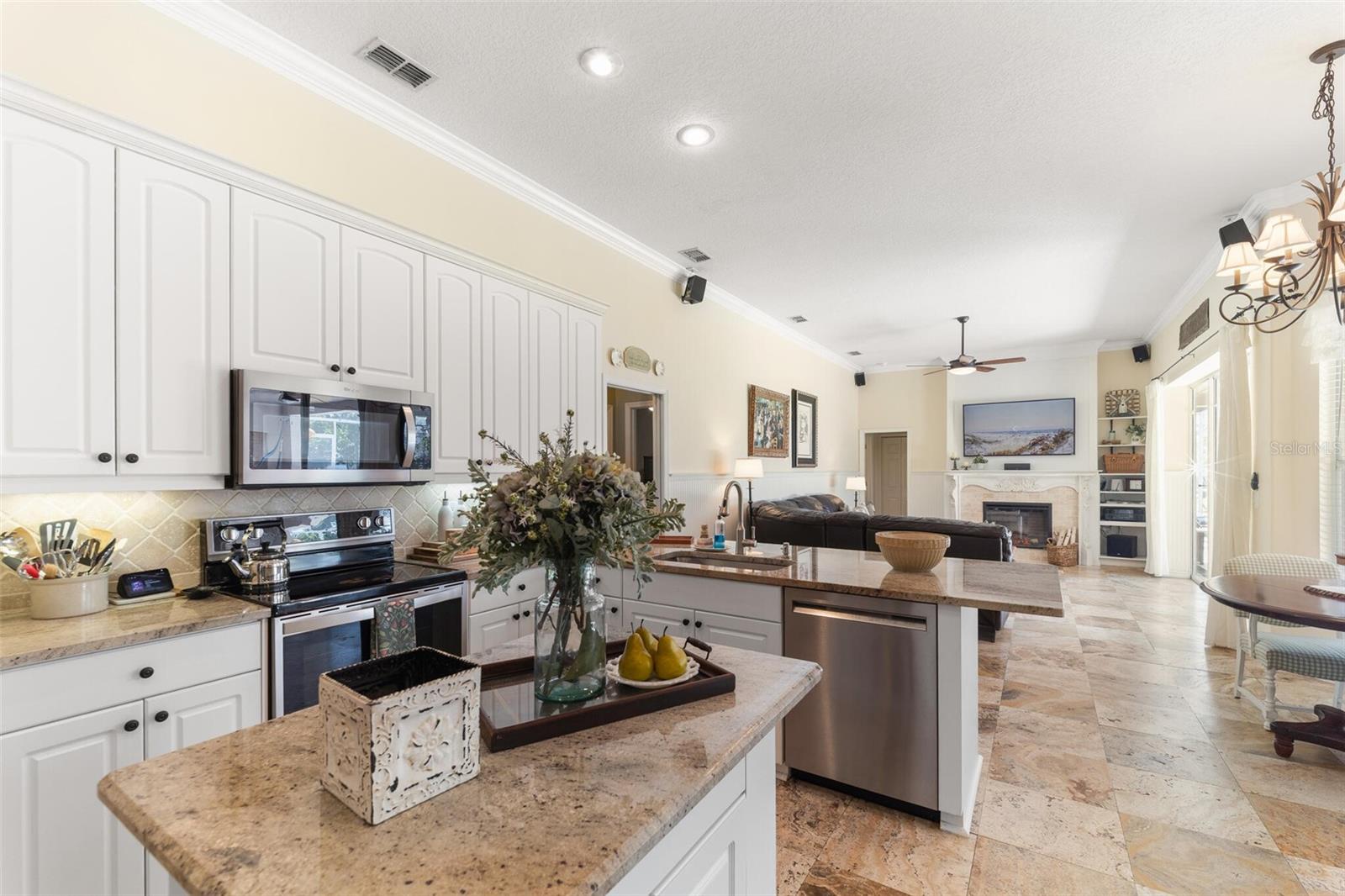 Image 15 of 36 For 1819 Latelia Court