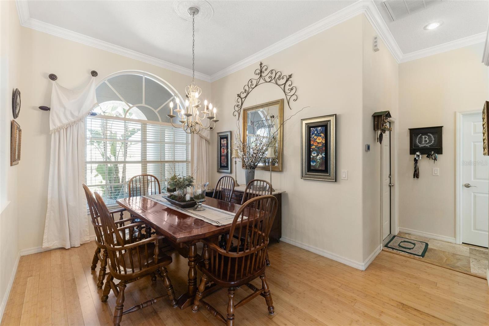 Image 5 of 36 For 1819 Latelia Court