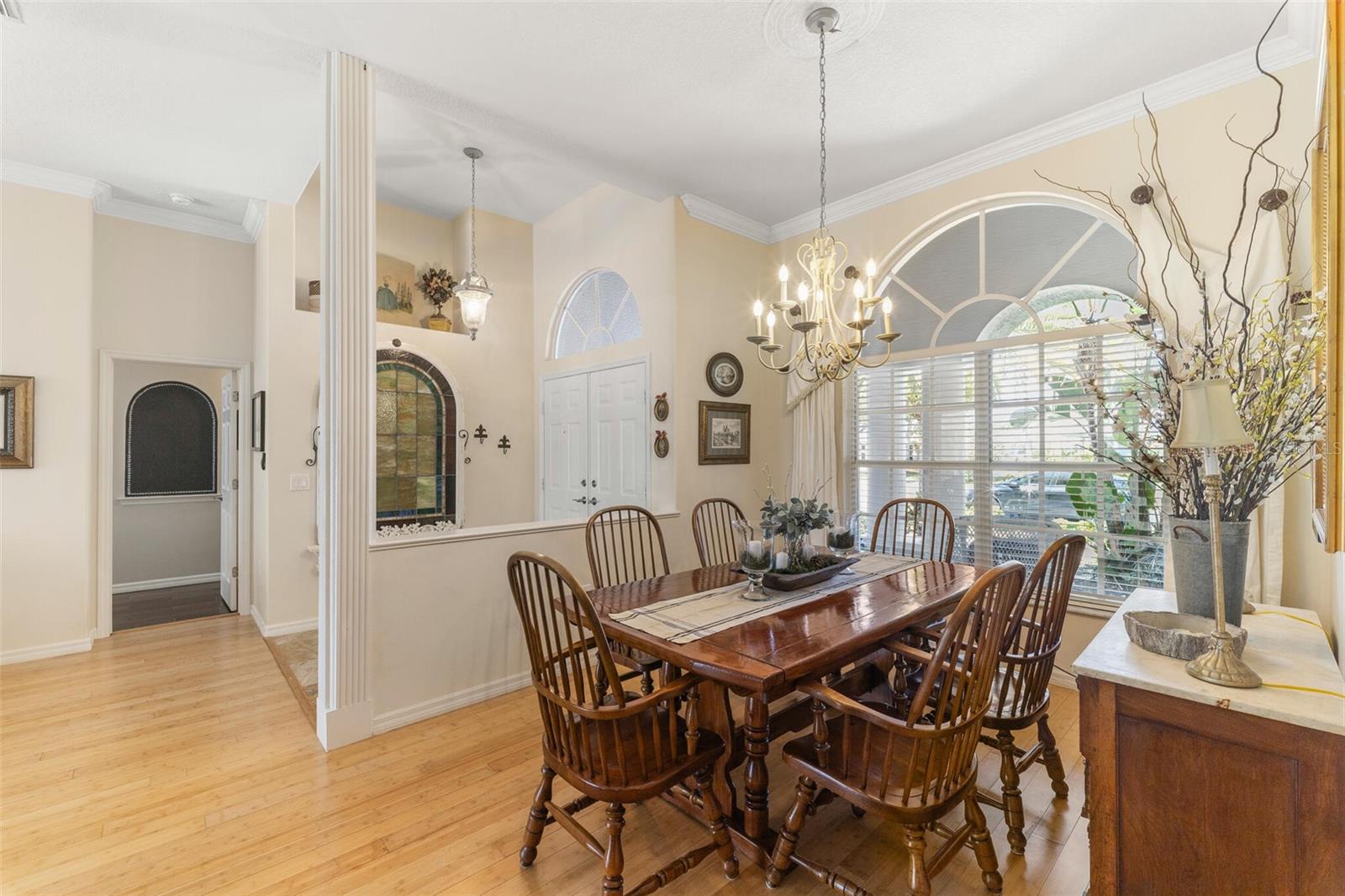 Image 6 of 36 For 1819 Latelia Court