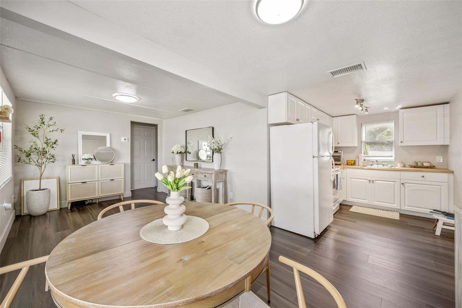 Image 13 of 26 For 5212 Aloha Street