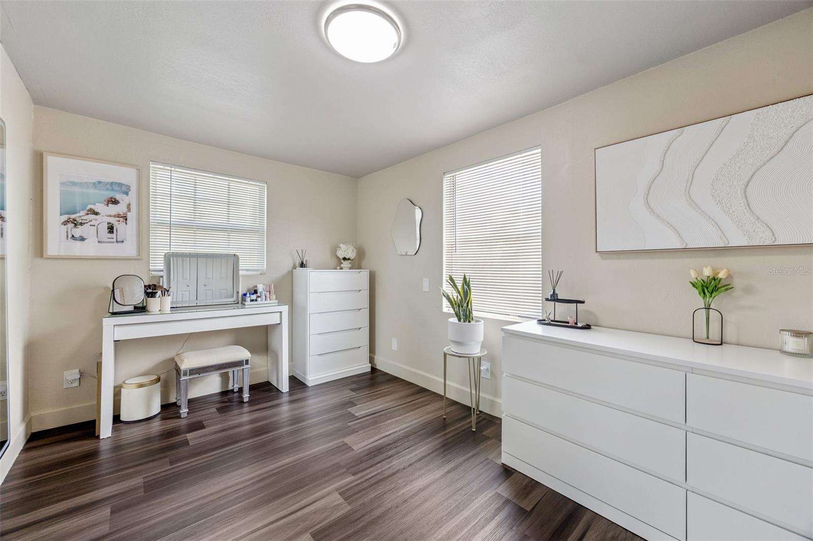 Image 19 of 26 For 5212 Aloha Street