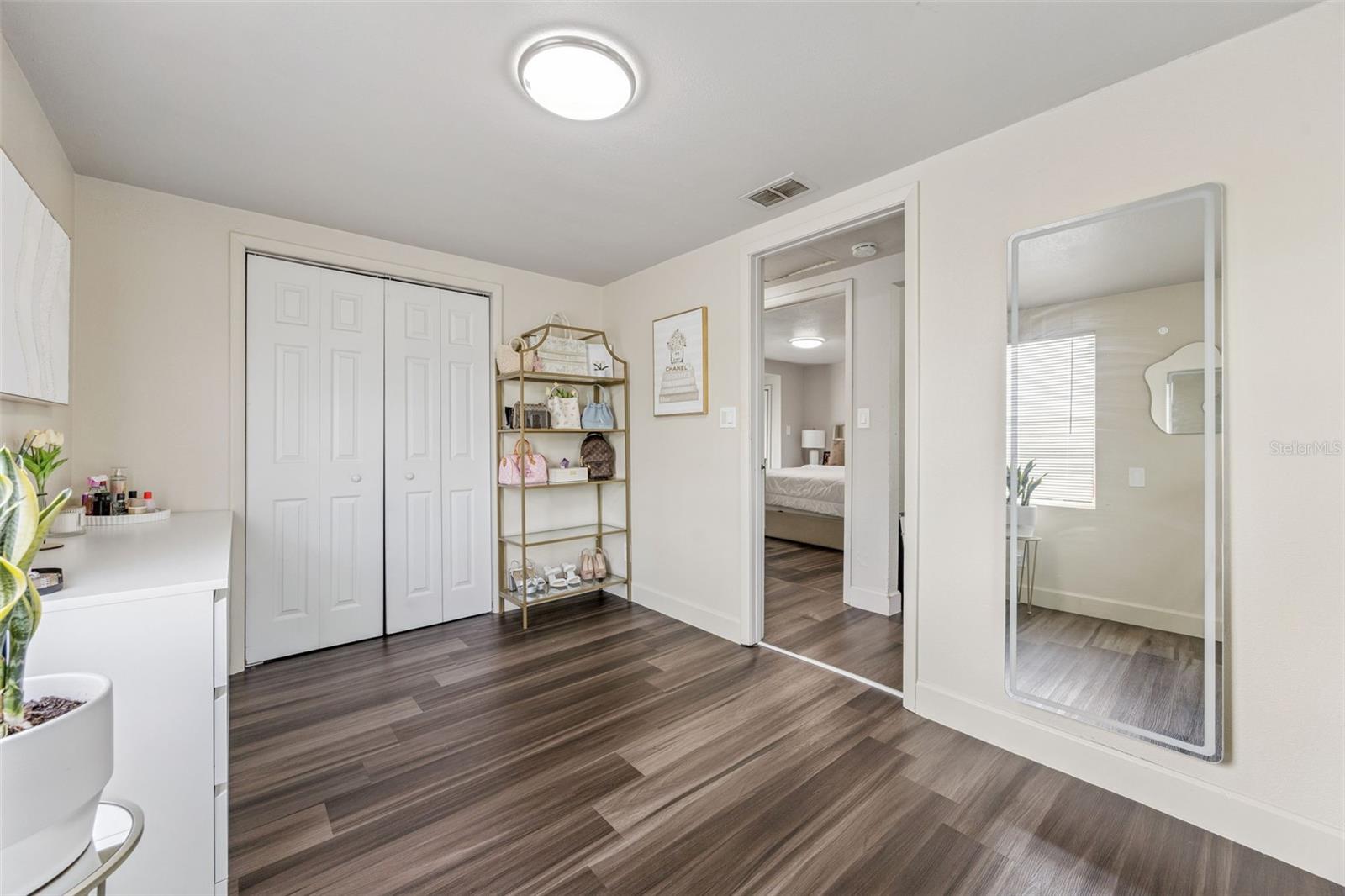 Image 20 of 26 For 5212 Aloha Street
