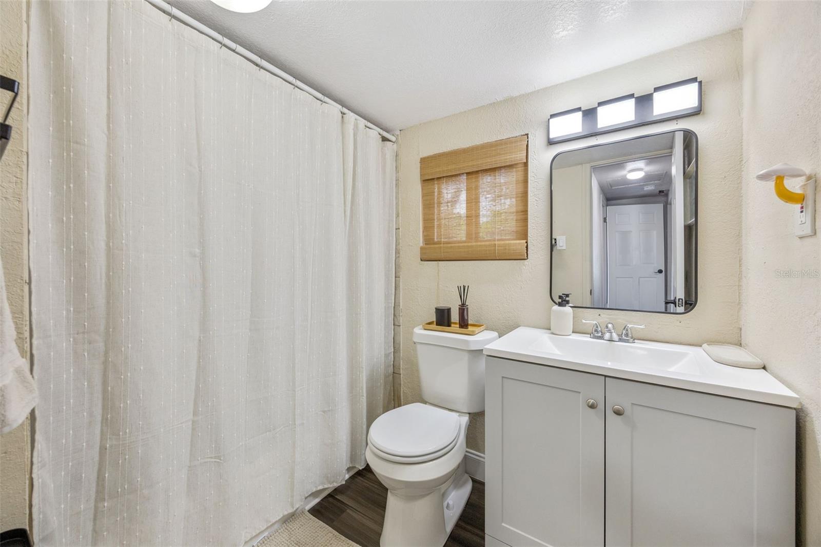 Image 21 of 26 For 5212 Aloha Street