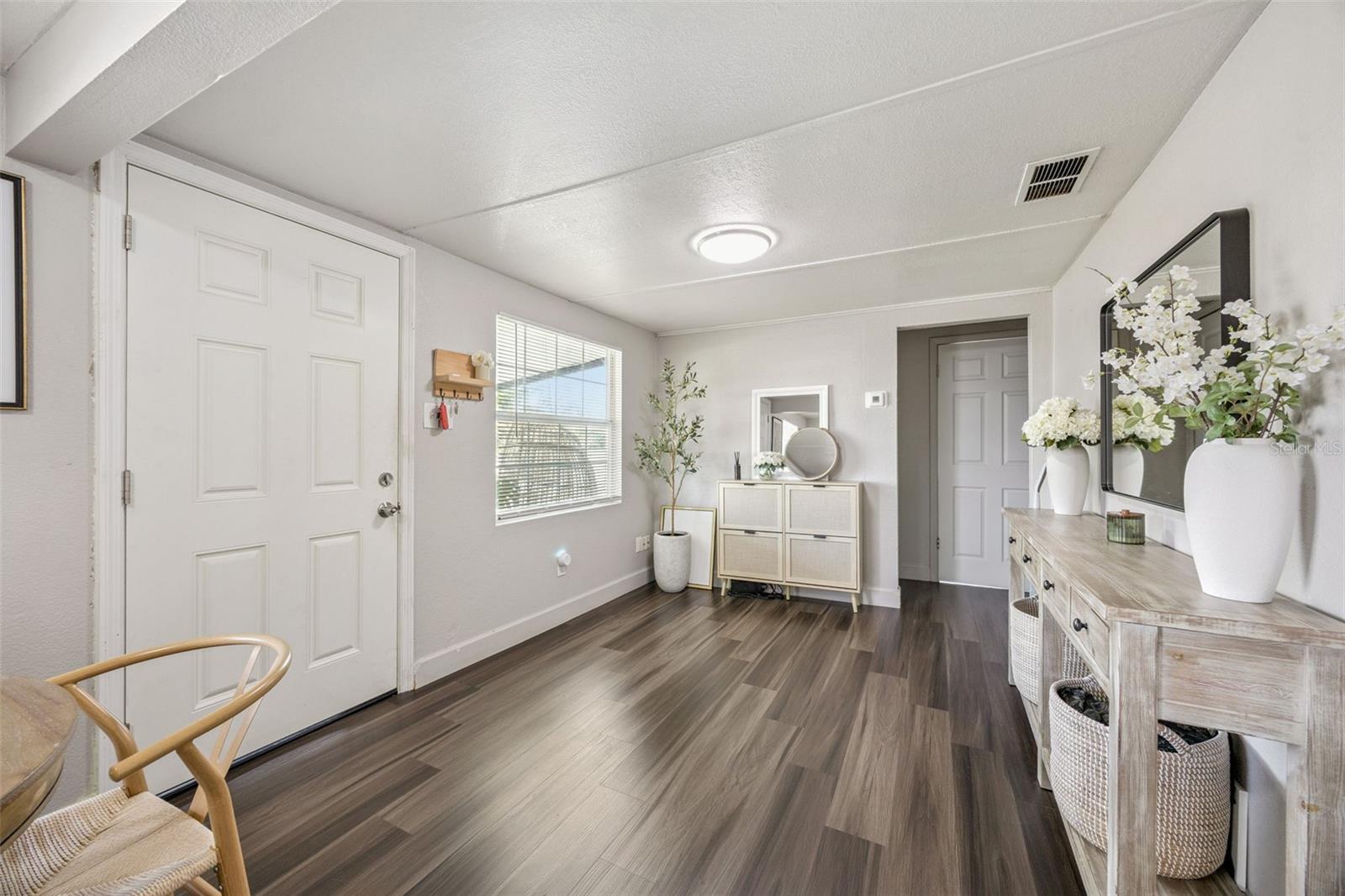 Image 4 of 26 For 5212 Aloha Street