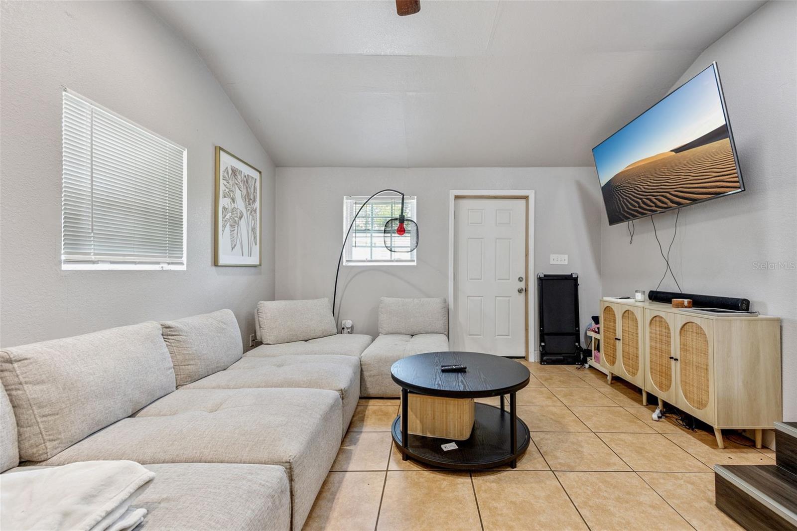 Image 5 of 26 For 5212 Aloha Street