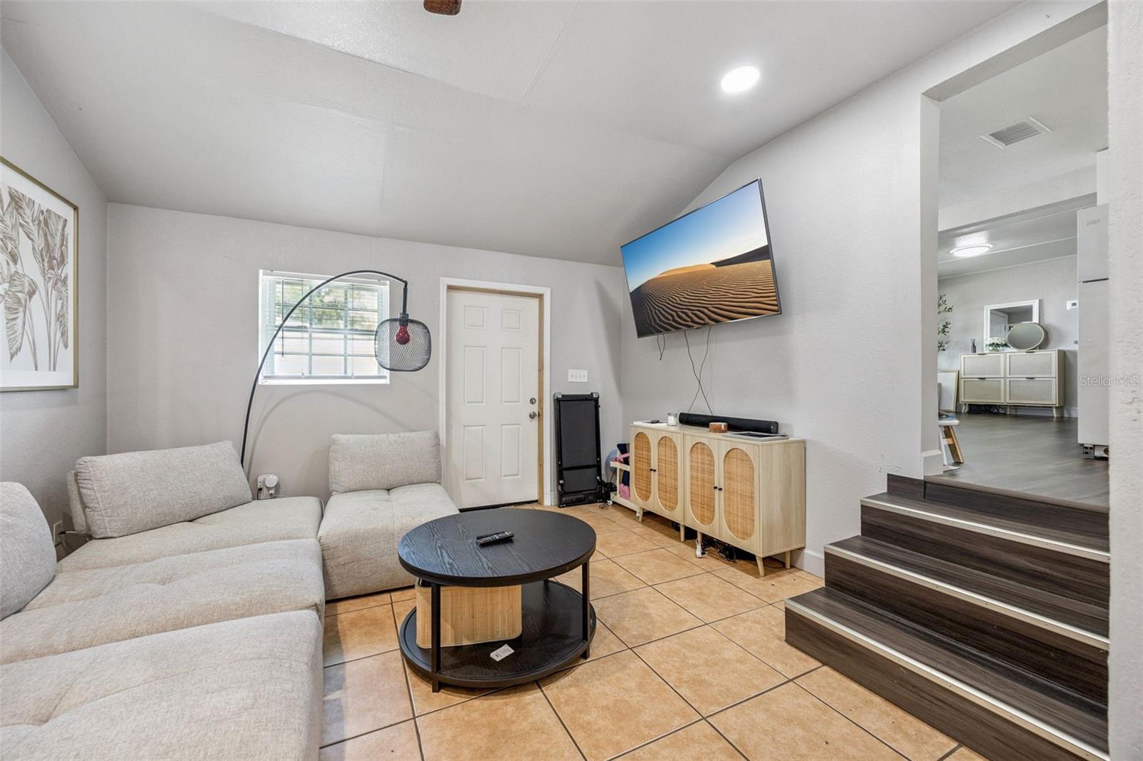 Image 7 of 26 For 5212 Aloha Street