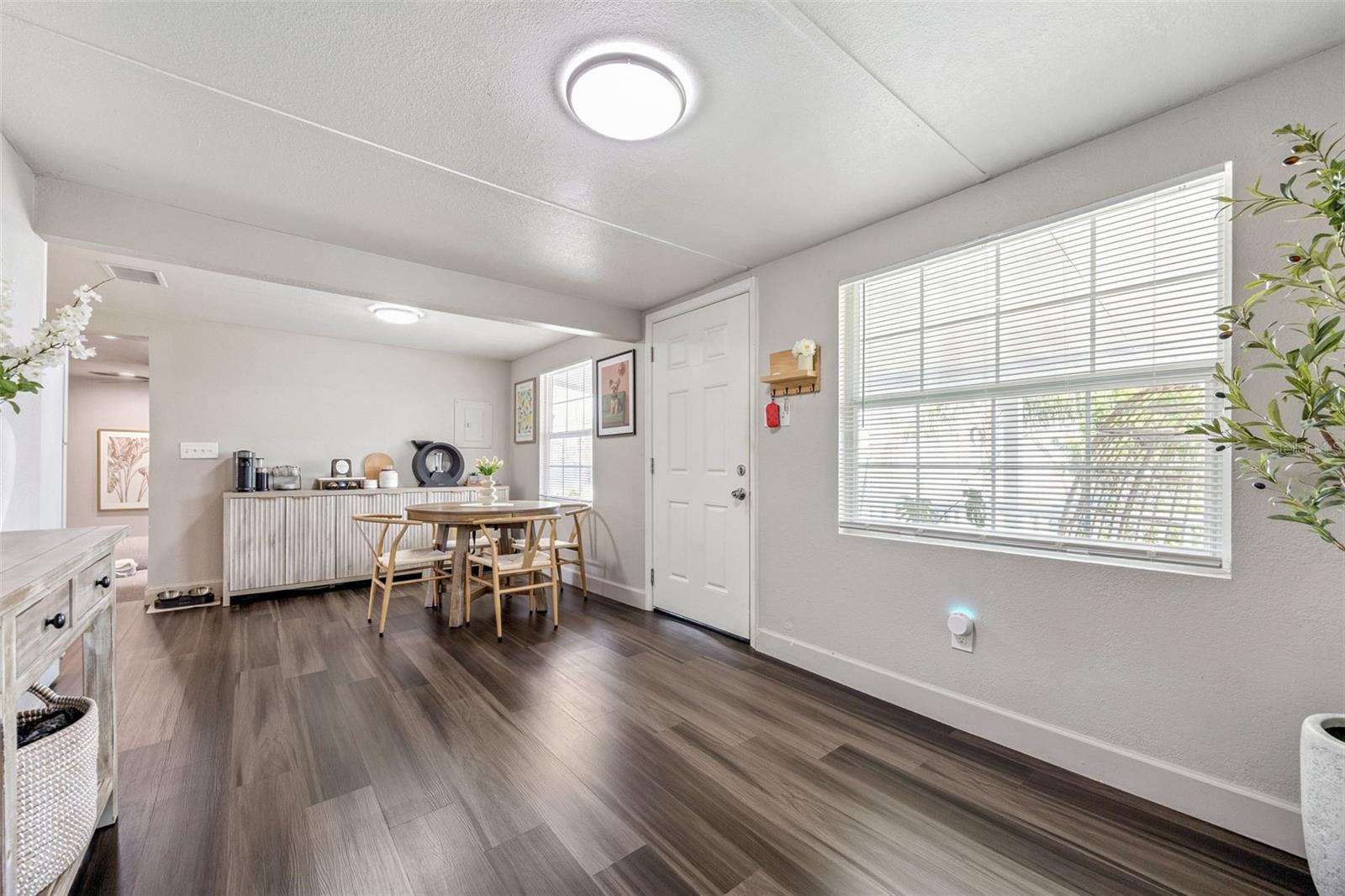 Image 8 of 26 For 5212 Aloha Street