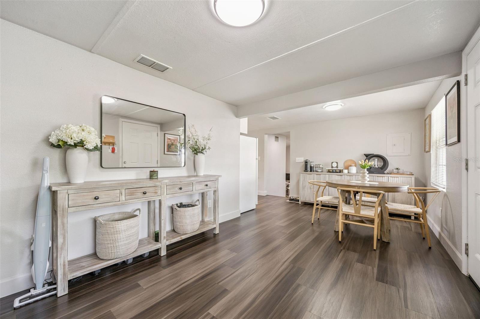 Image 9 of 26 For 5212 Aloha Street
