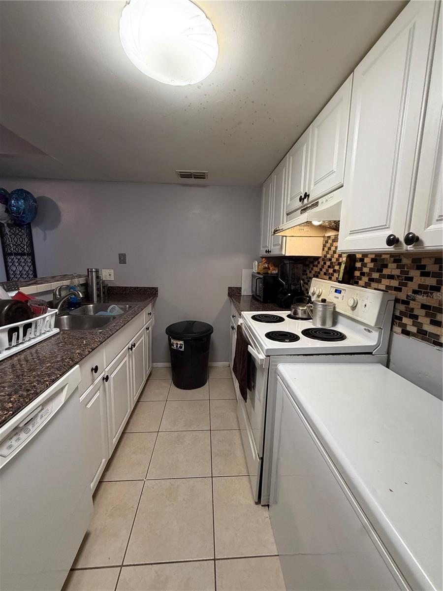 Image 16 of 22 For 4574 Lighthouse Circle 23