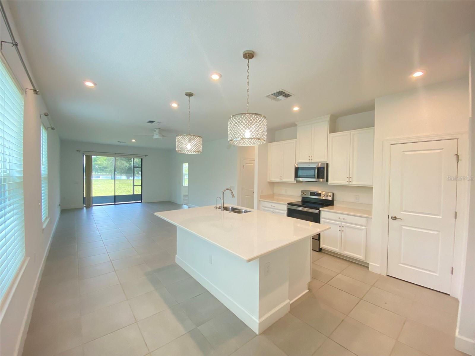 Image 4 of 20 For 2182 Palm Tree Drive