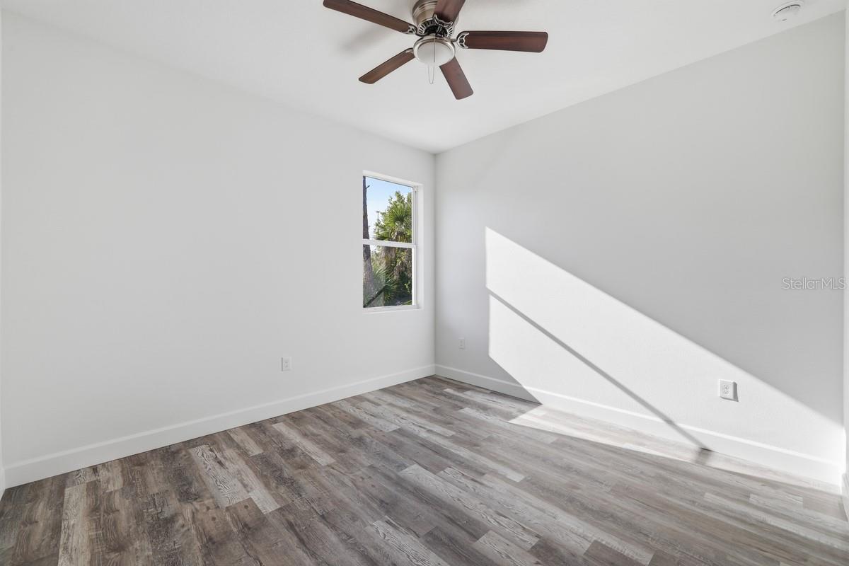 Image 6 of 18 For 10047 Amicola Street